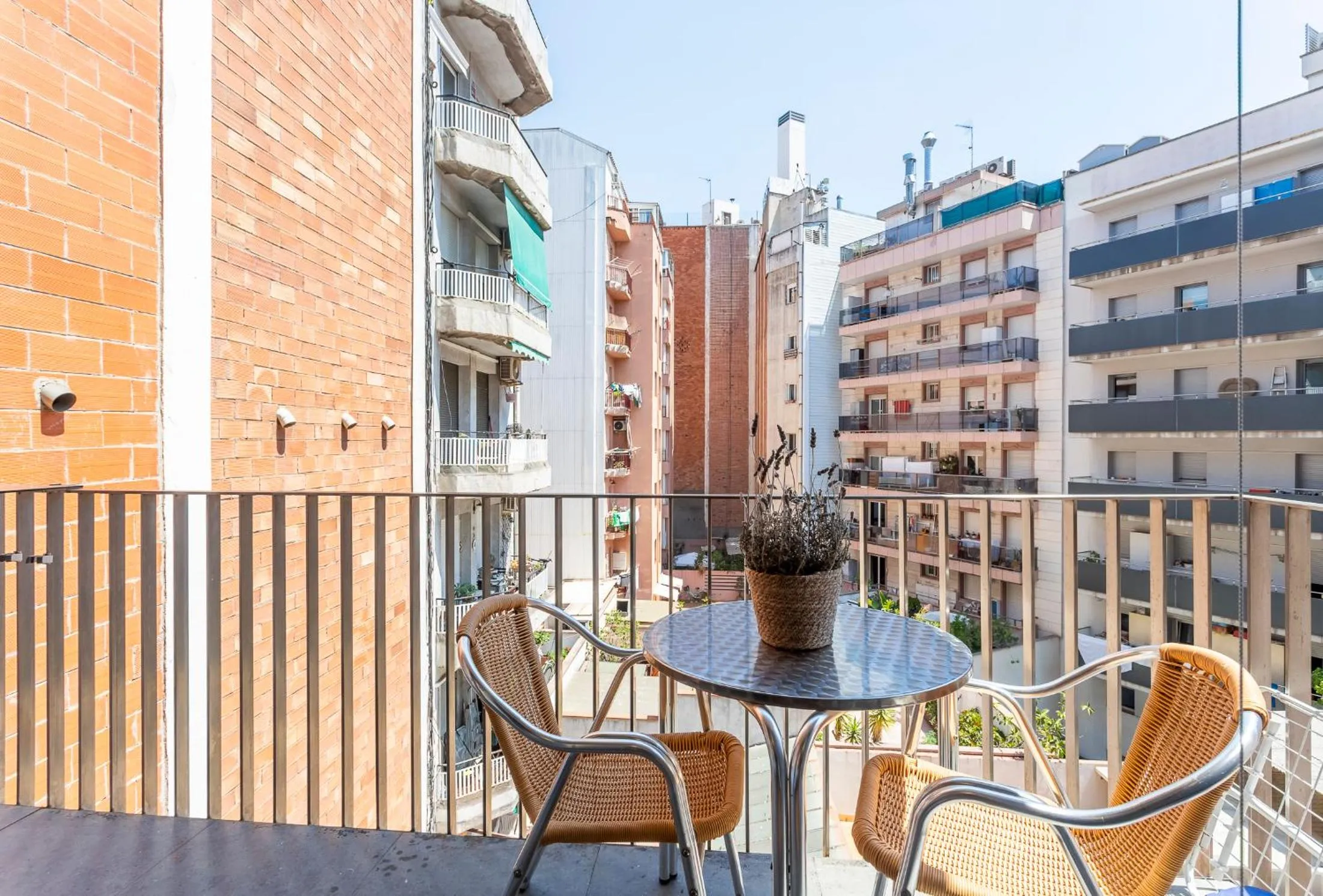 Apartment with Balcony in Apartment Barcelona Rentals - Pool Terrace in City Center