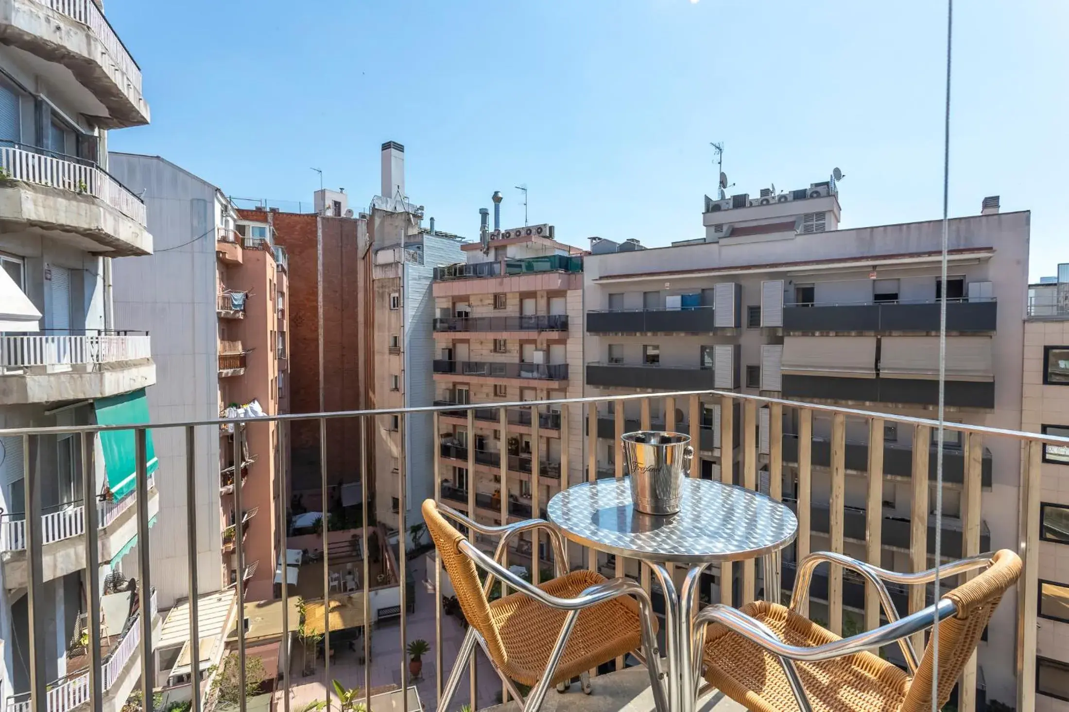 Apartment with Balcony in Apartment Barcelona Rentals - Pool Terrace in City Center Apartment with Balcony in Apartment Barcelona Rentals - Pool Terrace in City Center