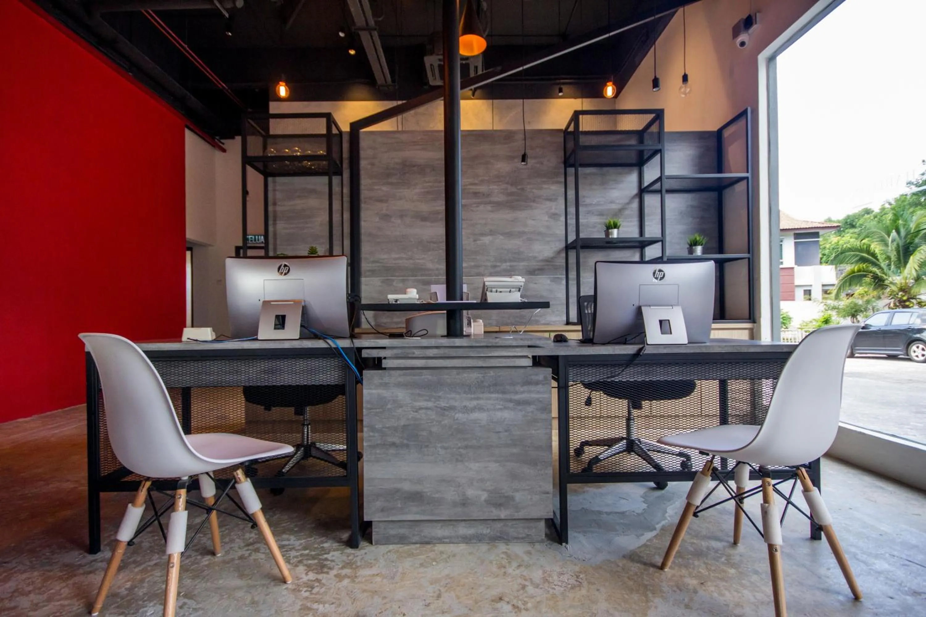 Communal lounge/ TV room in Chariton Hotel Alma