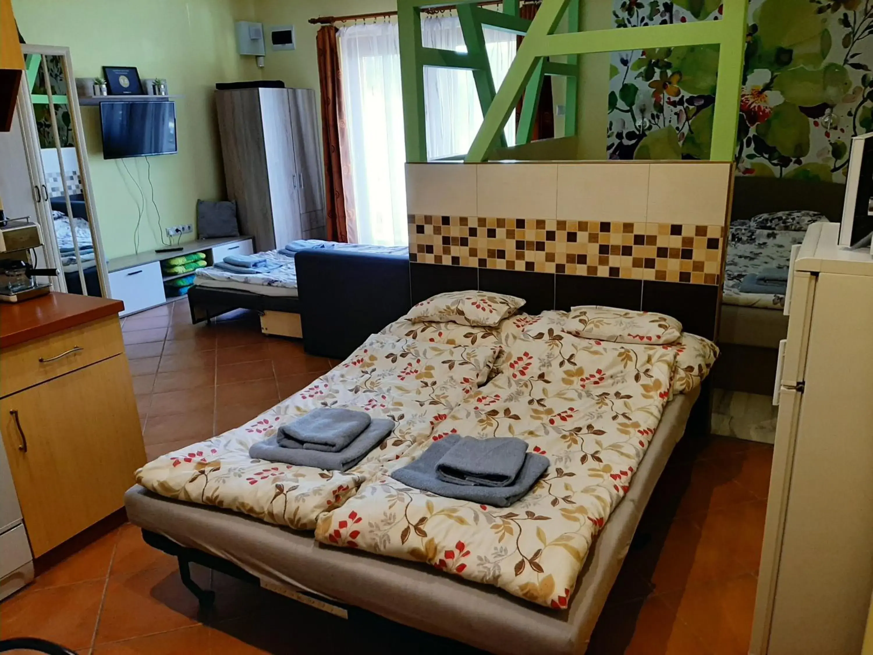 Eliza Apartment with Garden View in Rozmaring Apartmanok Eliza Apartment with Garden View in Rozmaring Apartmanok