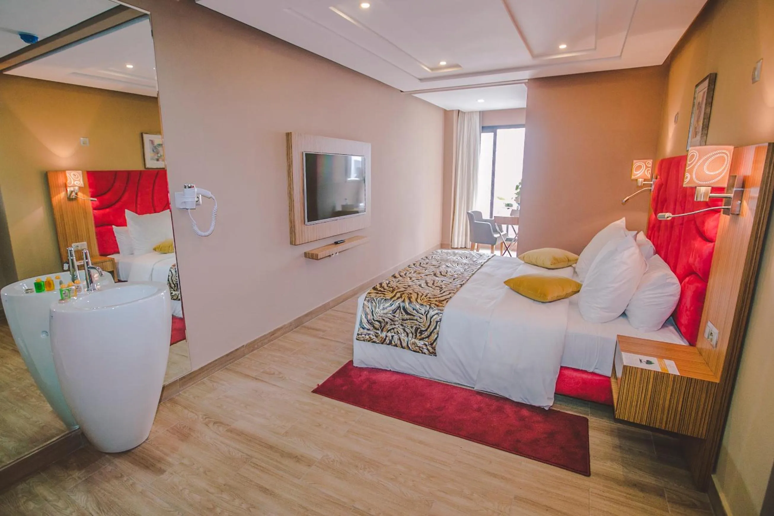 Bedroom, Bed in Hôtel Down Town Maarif