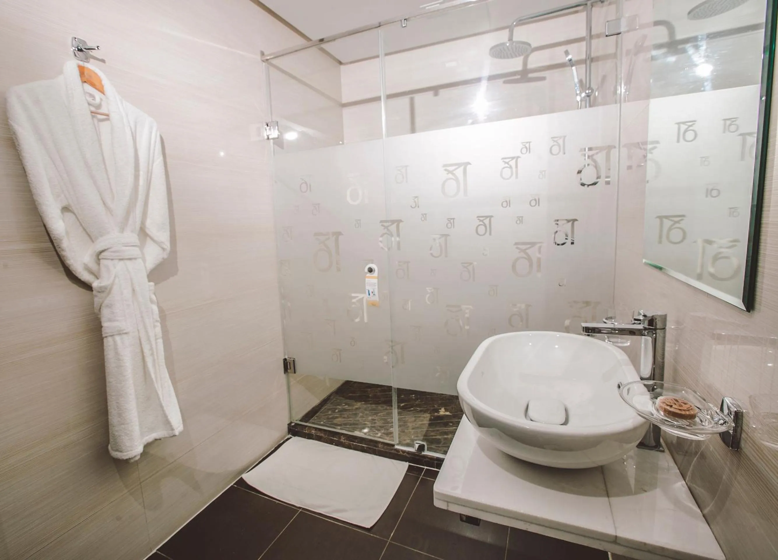 Bathroom in Hôtel Down Town Maarif