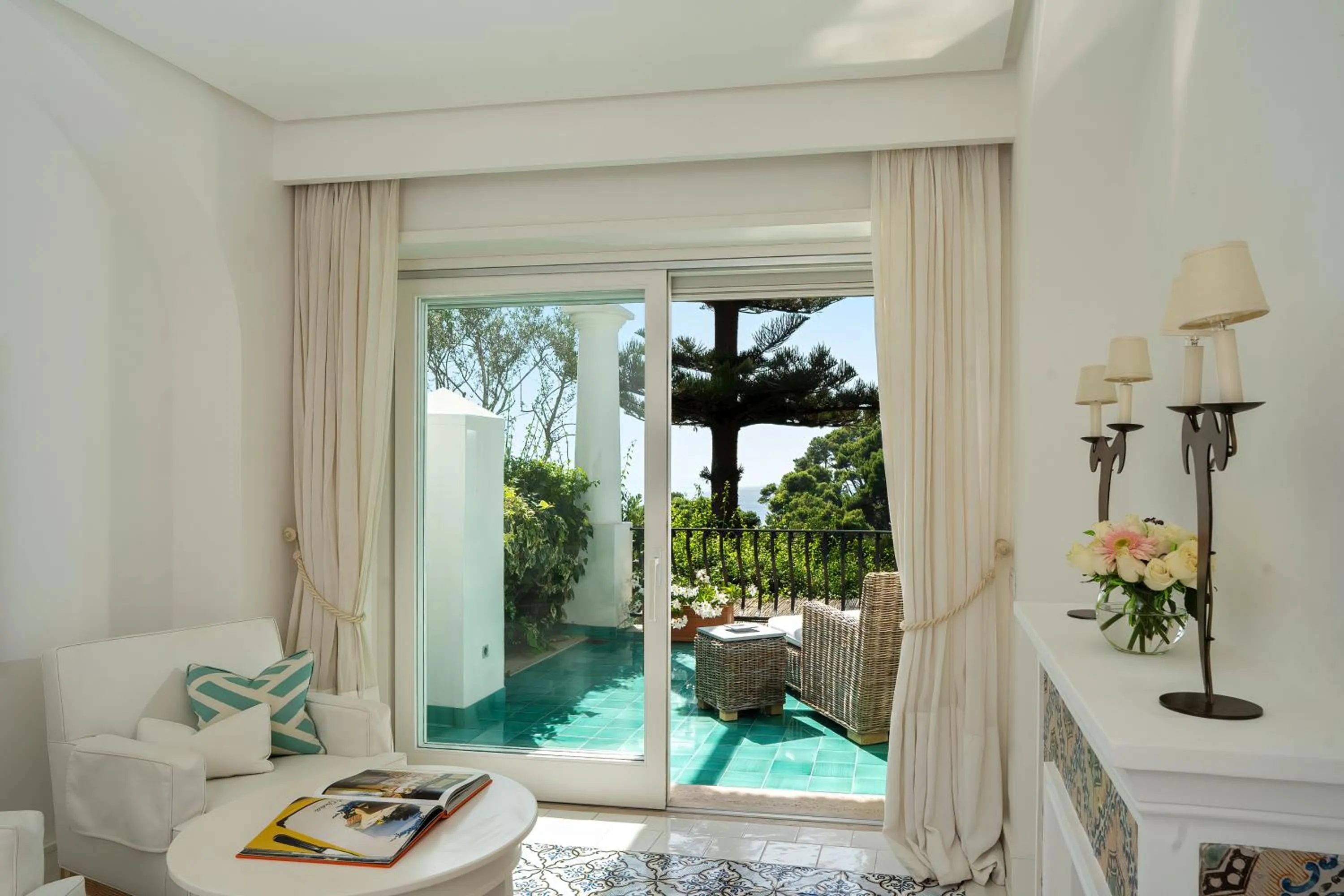 Bedroom in Hotel La Minerva