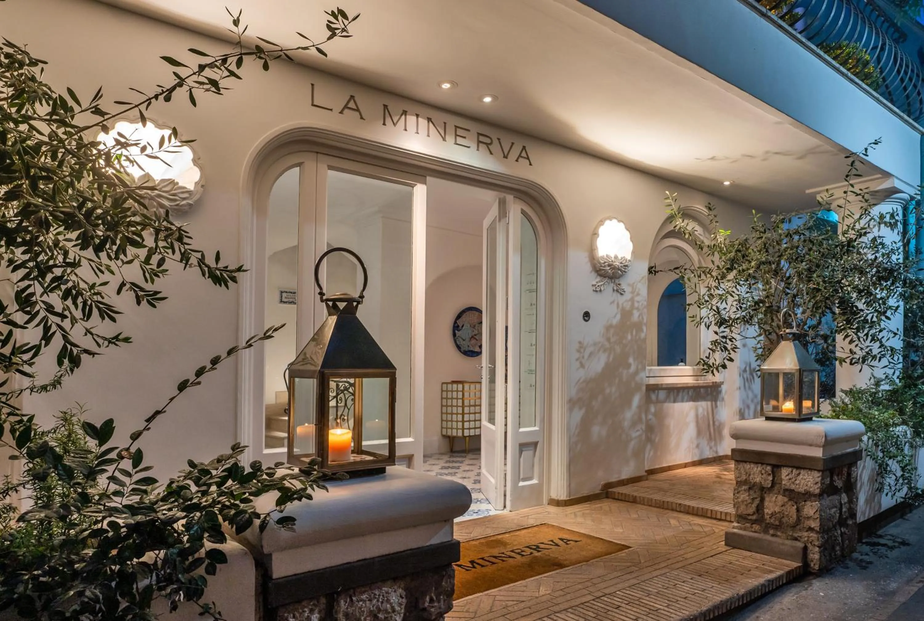 Property building in Hotel La Minerva