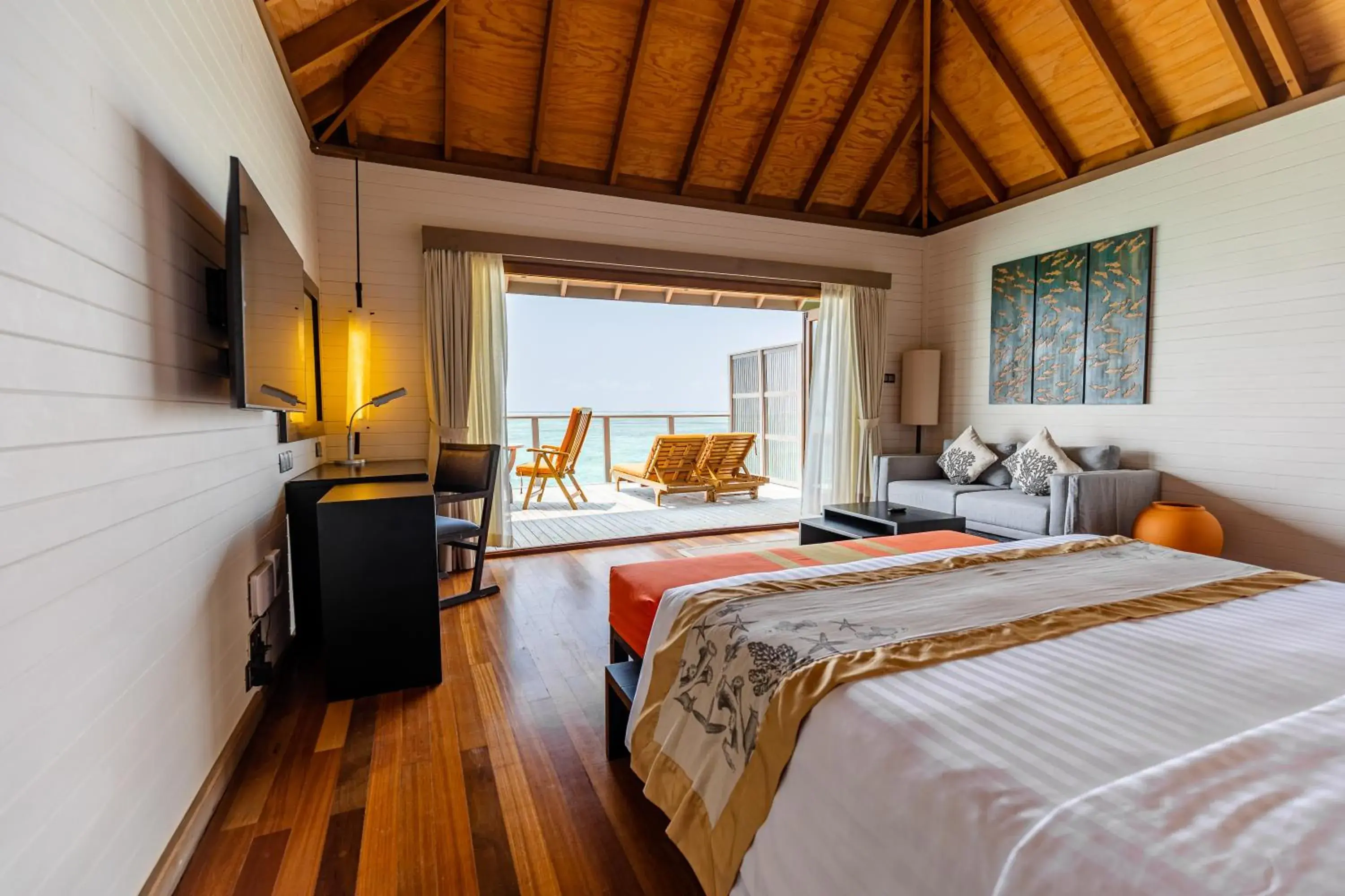 Bed in Meeru Maldives Resort Island Bed in Meeru Maldives Resort Island