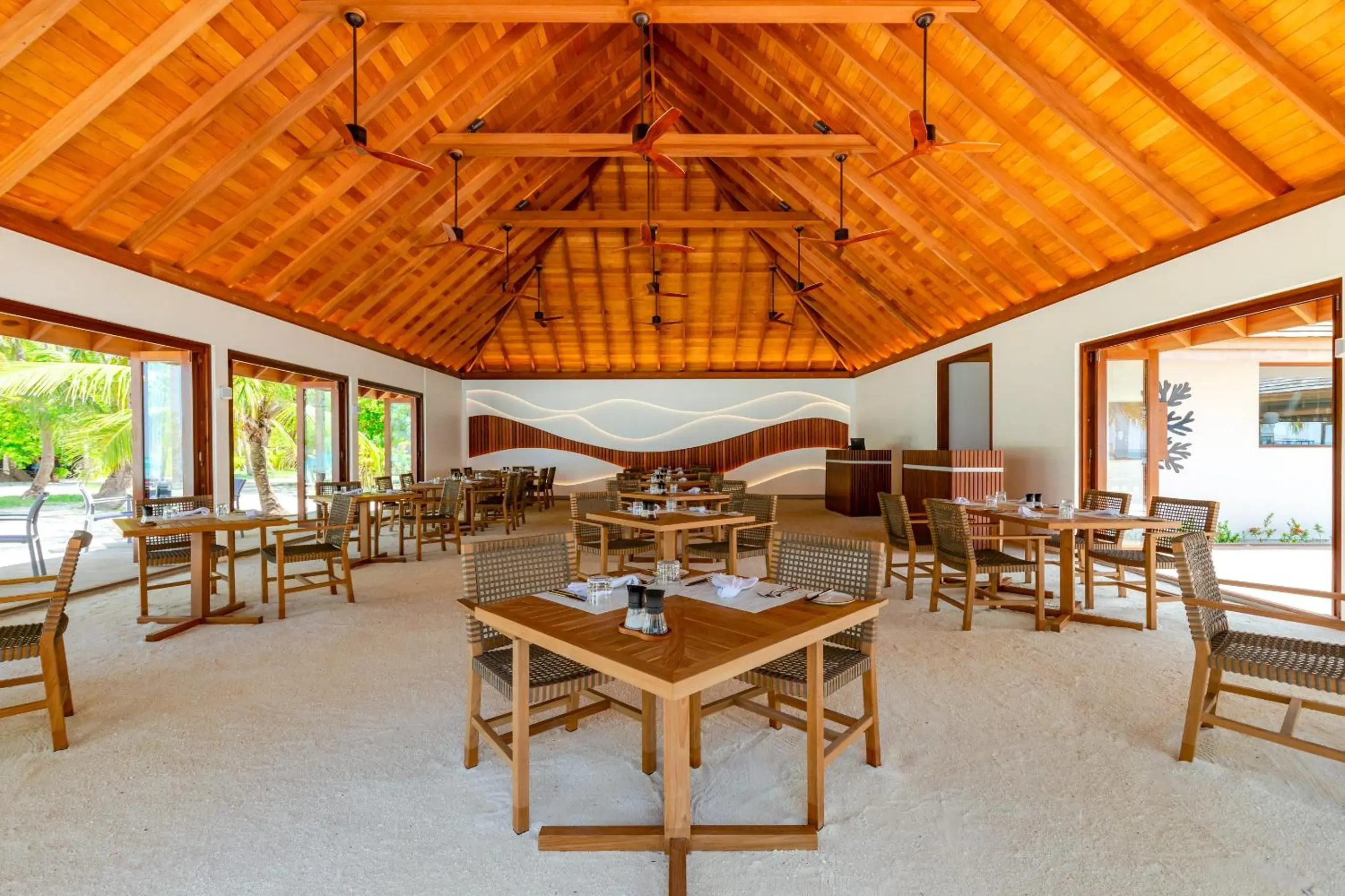 Restaurant/places to eat in Meeru Maldives Resort Island Restaurant/places to eat in Meeru Maldives Resort Island