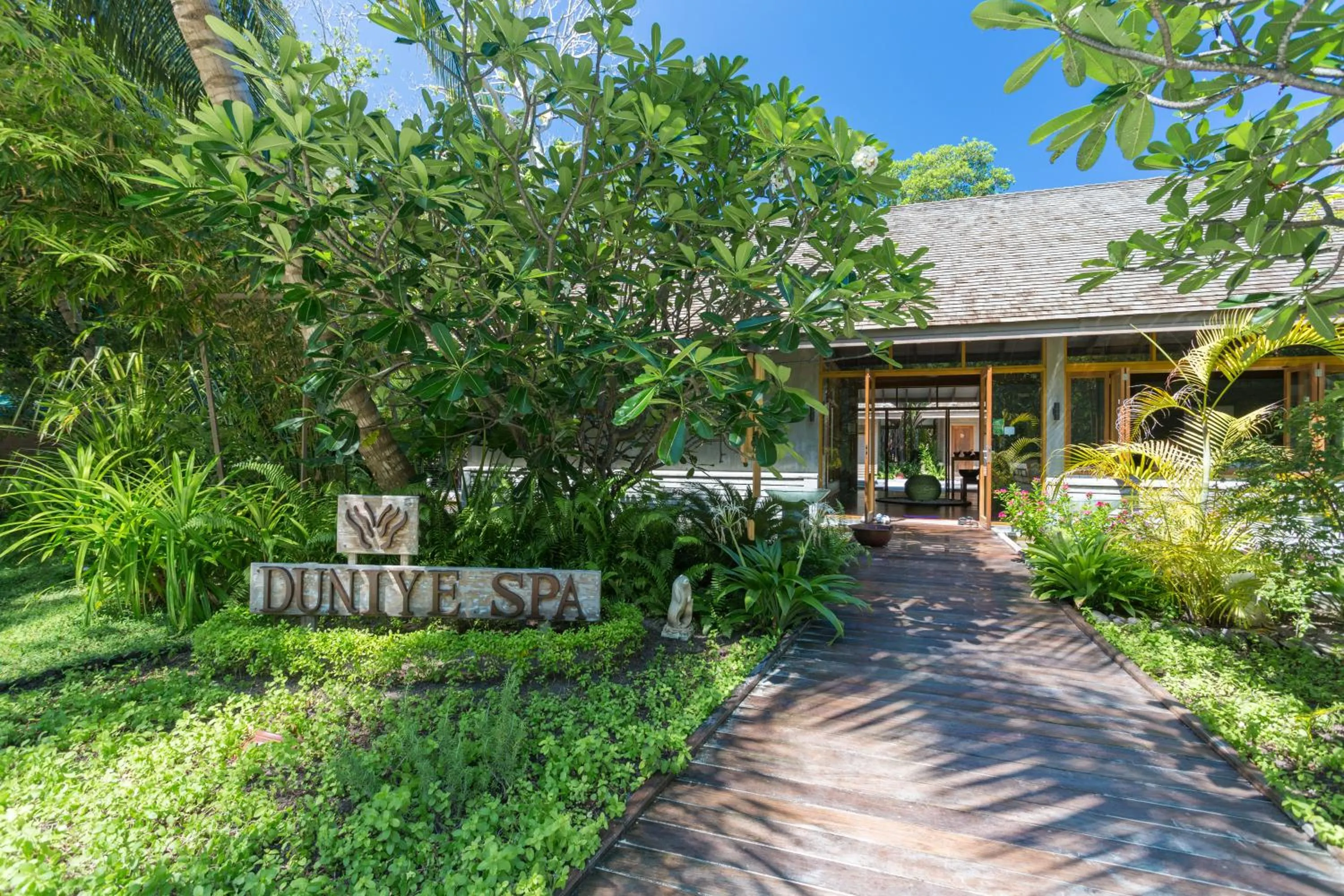 Garden in Meeru Maldives Resort Island