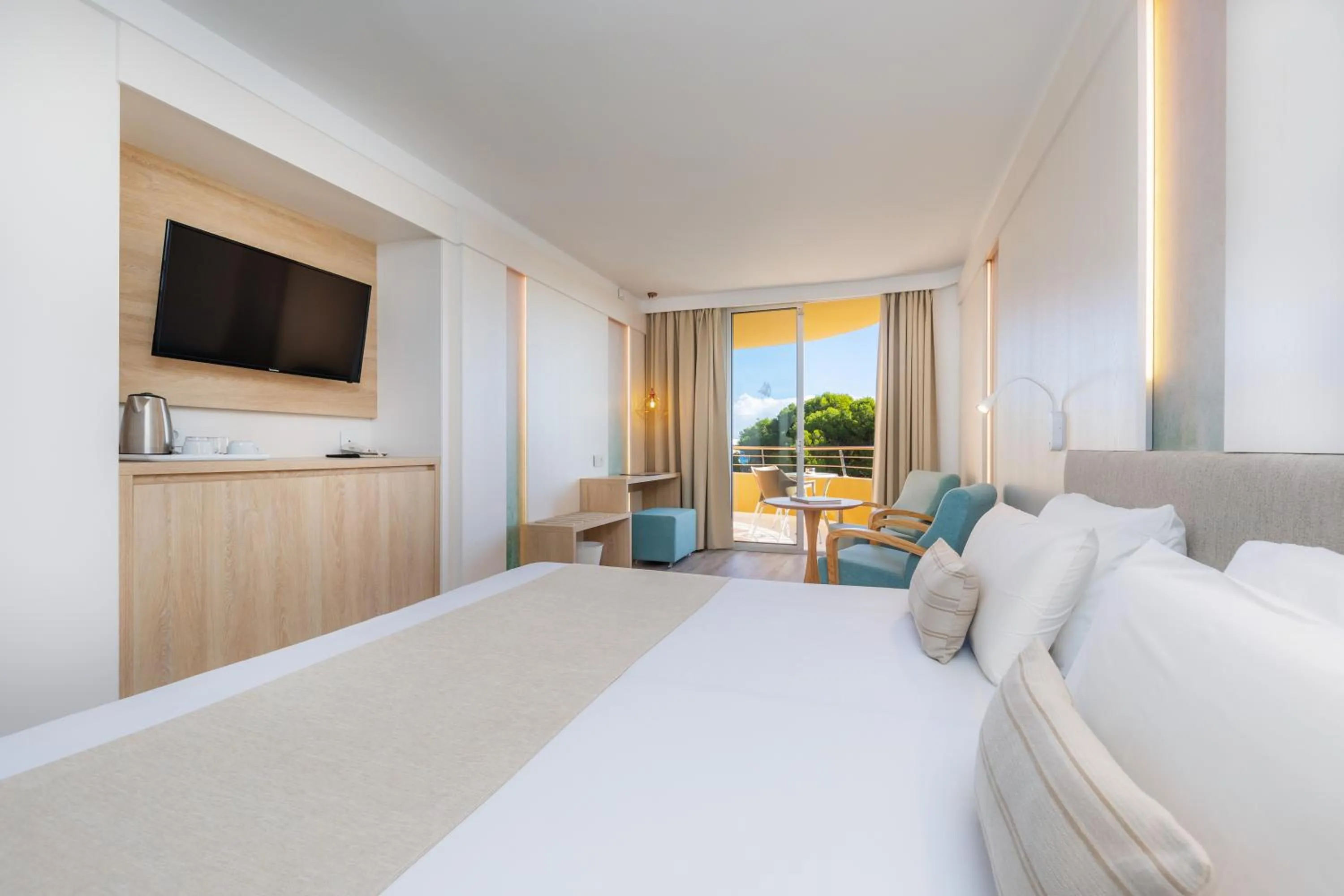 Bedroom, Bed in Marins Beach Club - Adults Only Hotel