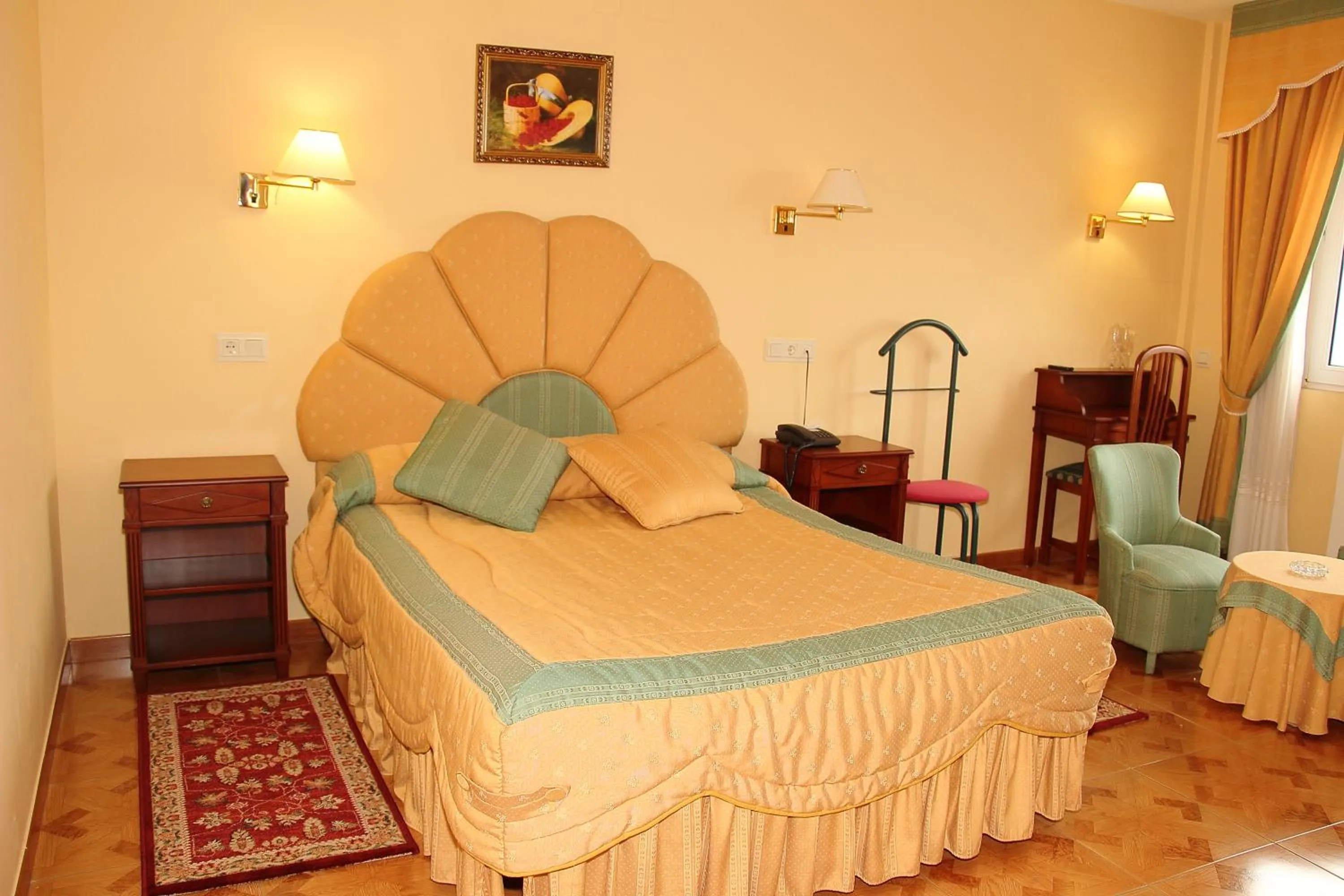 Property building, Bed in Hotel Avenida III