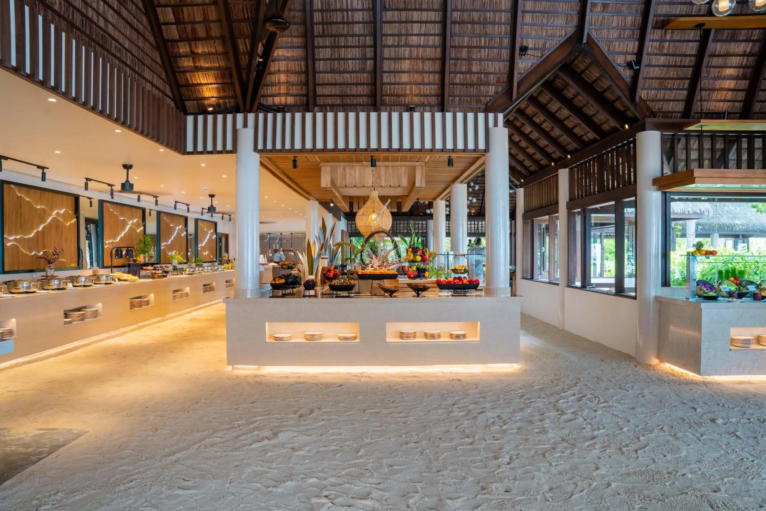 Restaurant/places to eat in Veligandu Maldives Resort Island