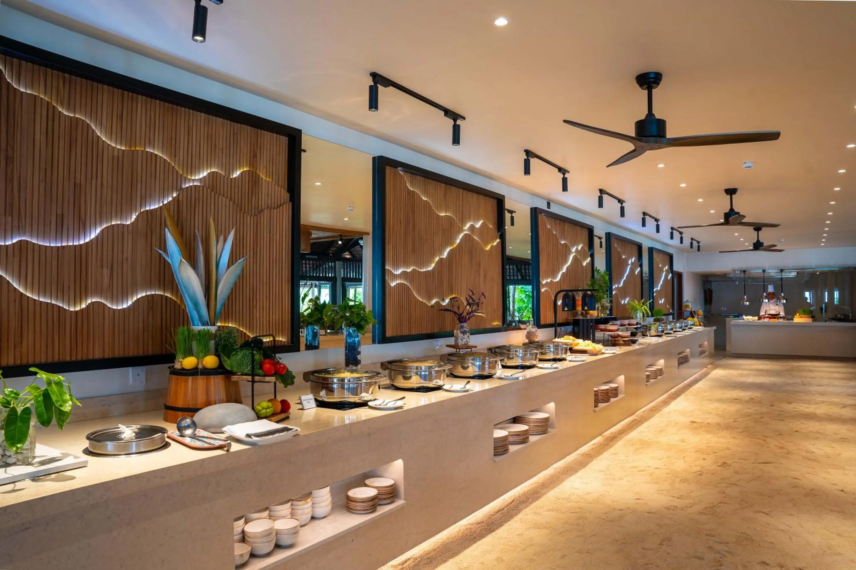 Restaurant/places to eat in Veligandu Maldives Resort Island
