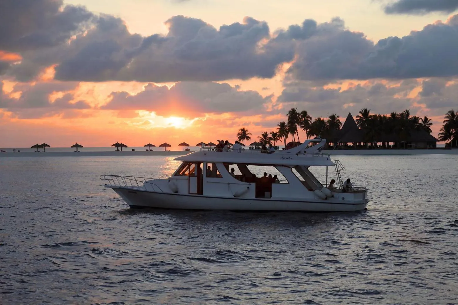 Sunset in Veligandu Maldives Resort Island