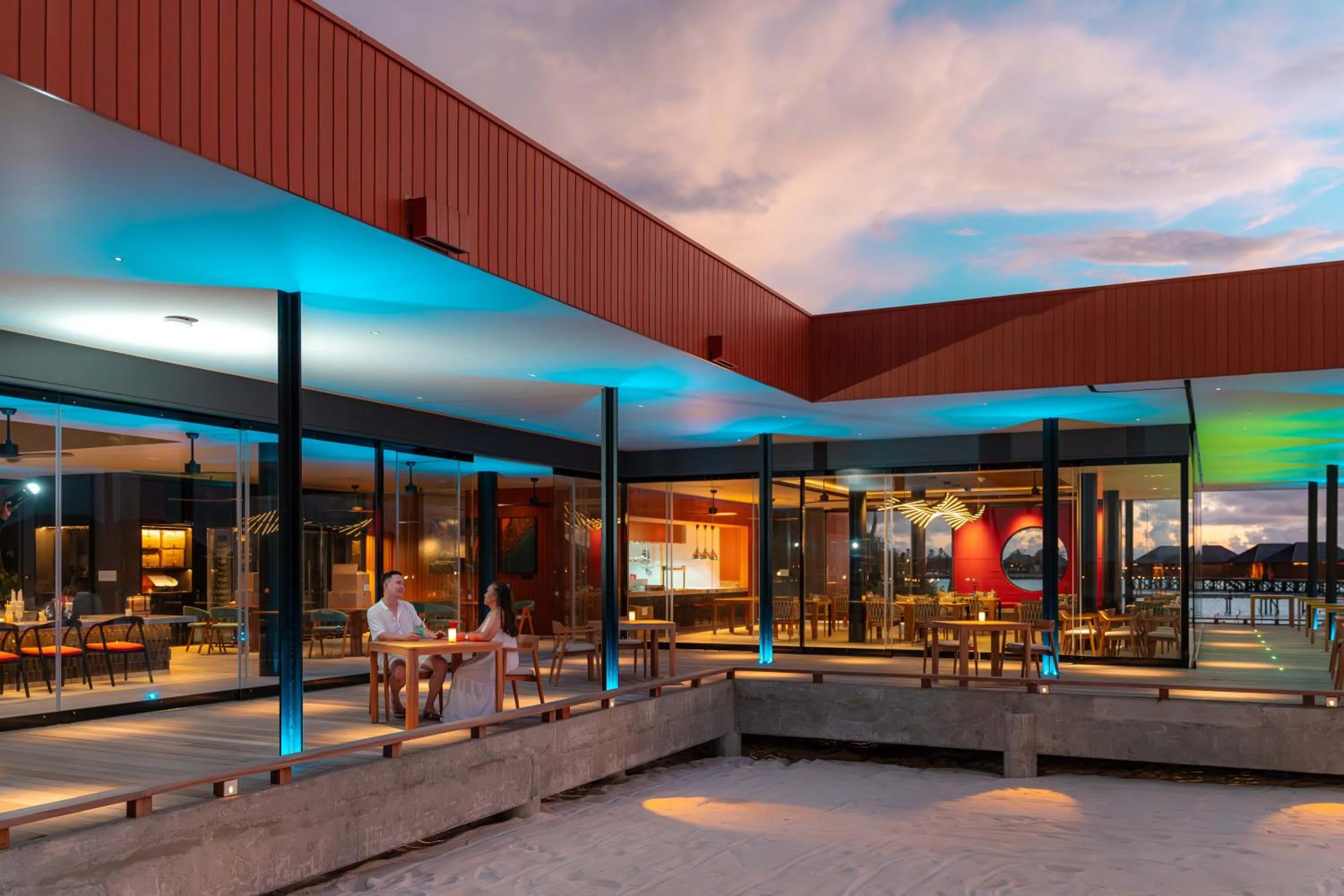 Restaurant/places to eat in Veligandu Maldives Resort Island