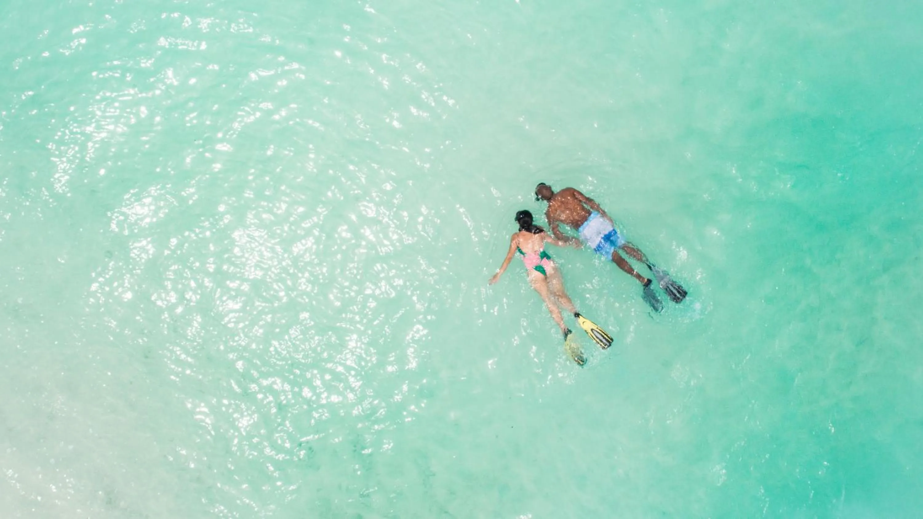 Snorkeling in Veligandu Maldives Resort Island