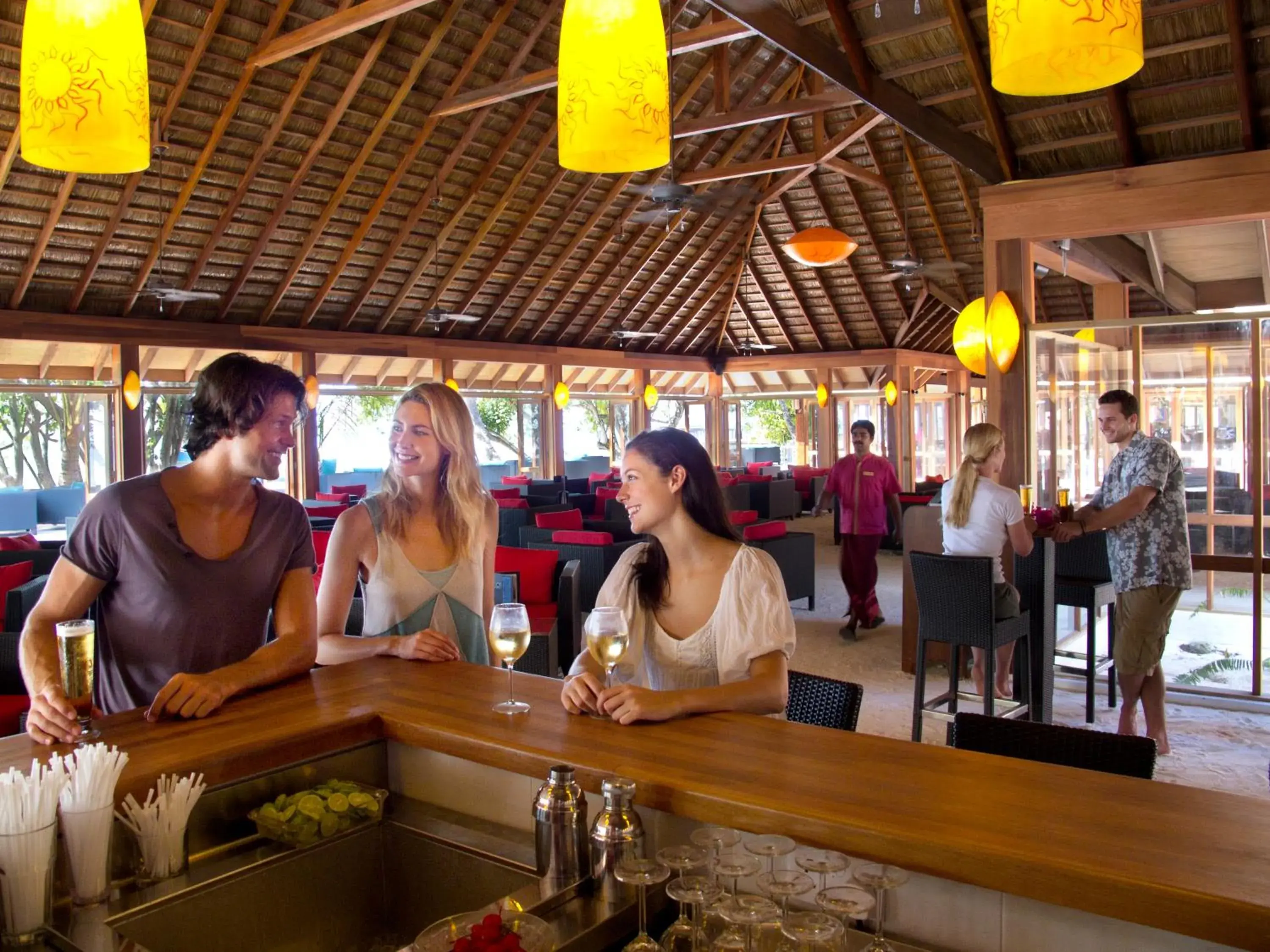 Lounge or bar in Vilamendhoo Island Resort & Spa Lounge or bar in Vilamendhoo Island Resort & Spa