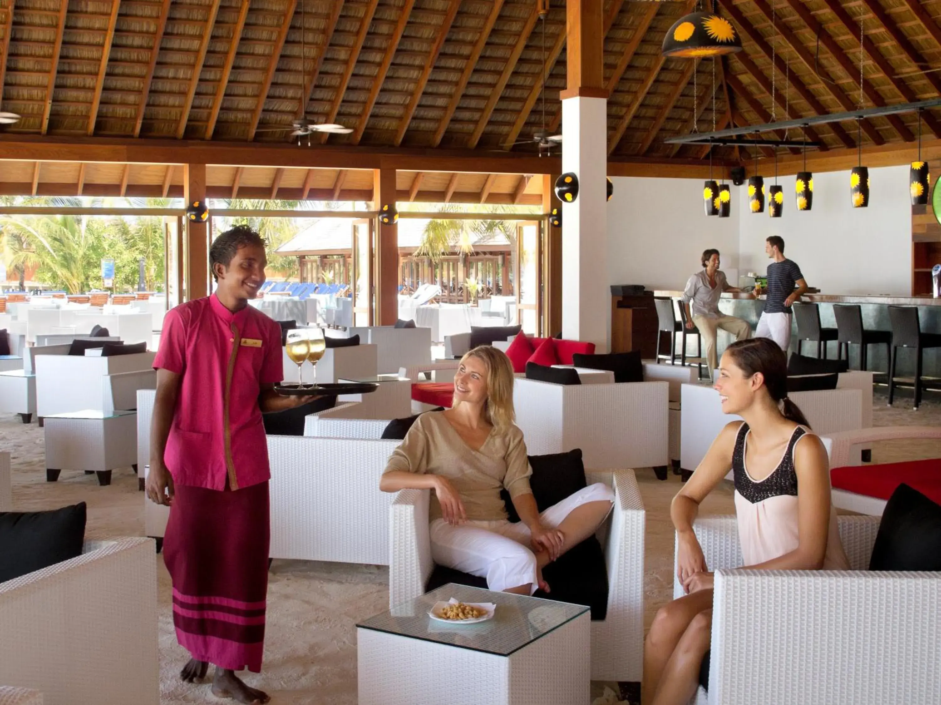 Lounge or bar in Vilamendhoo Island Resort & Spa Lounge or bar in Vilamendhoo Island Resort & Spa