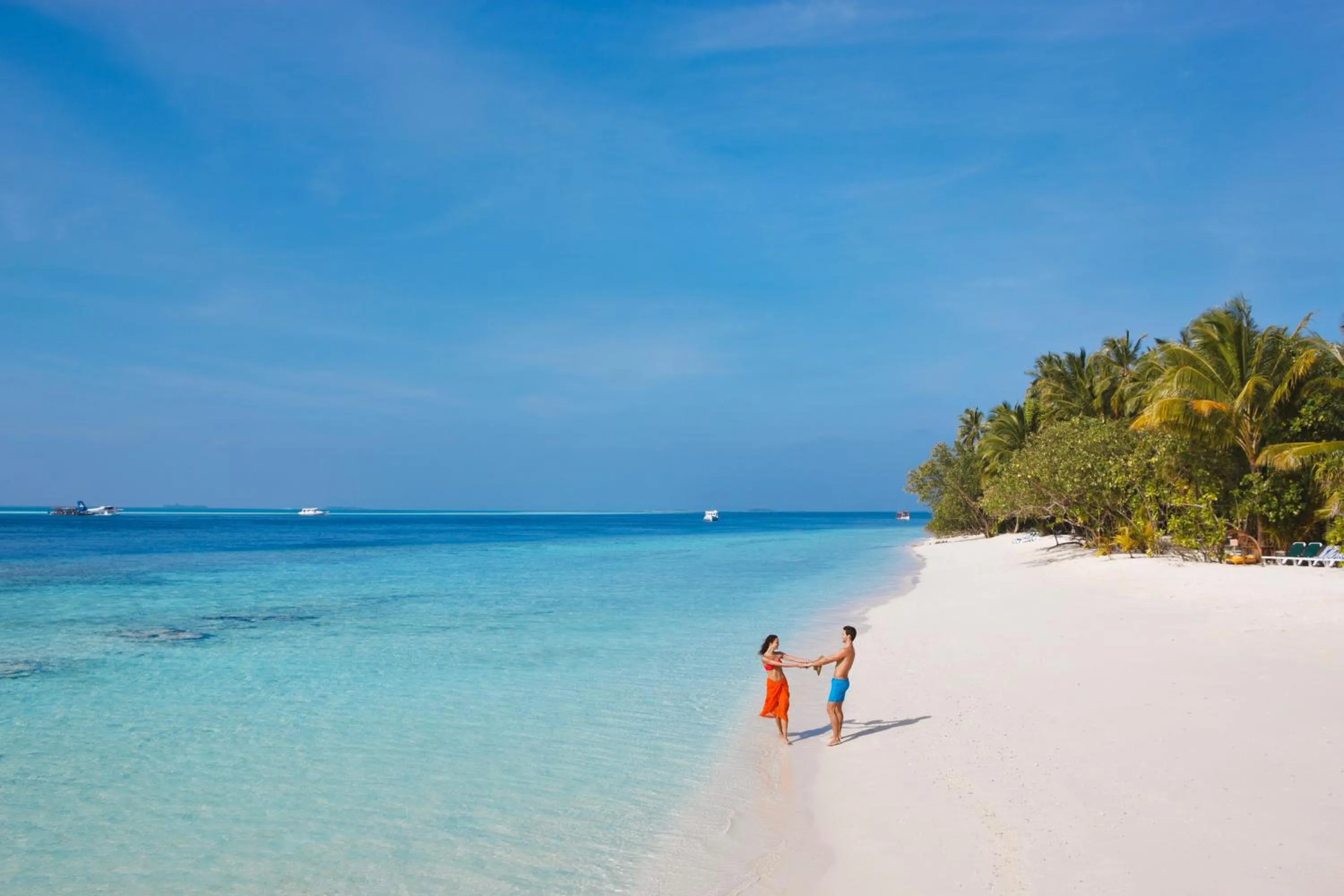 Beach in Vilamendhoo Island Resort & Spa