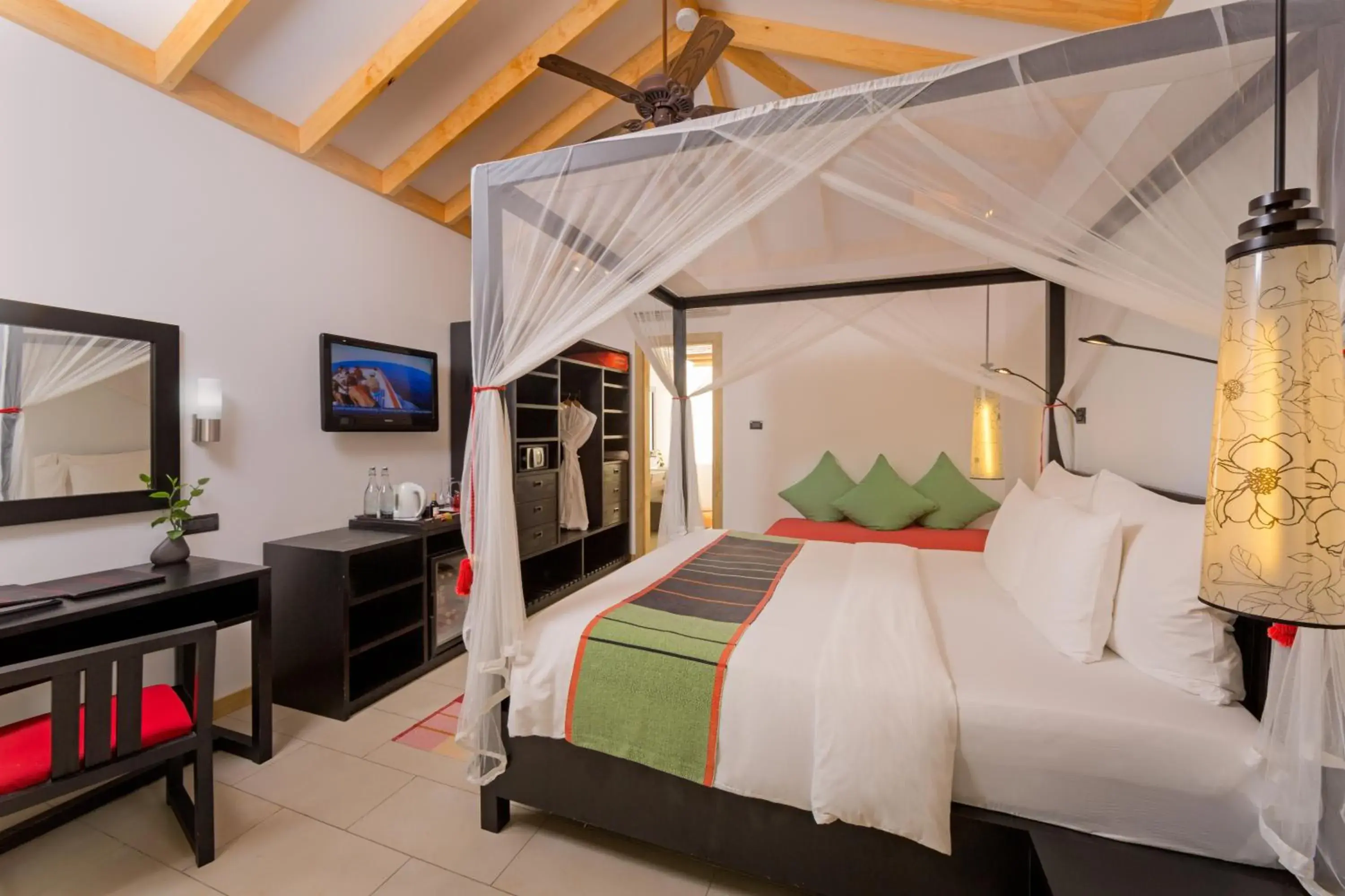 Bedroom, Bed in Vilamendhoo Island Resort & Spa Bedroom, Bed in Vilamendhoo Island Resort & Spa