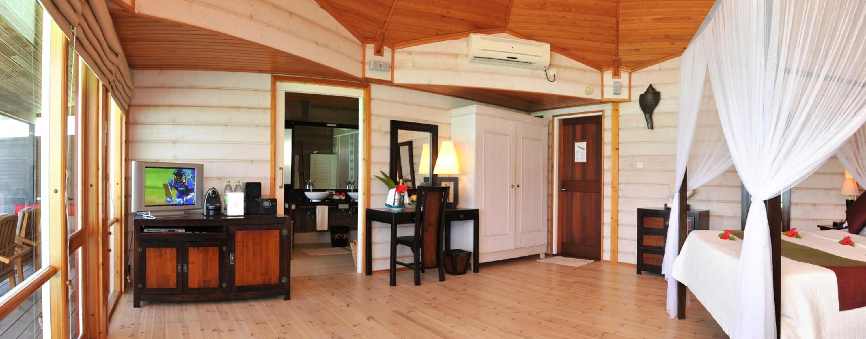 Photo of the whole room in Komandoo Island Resort & Spa