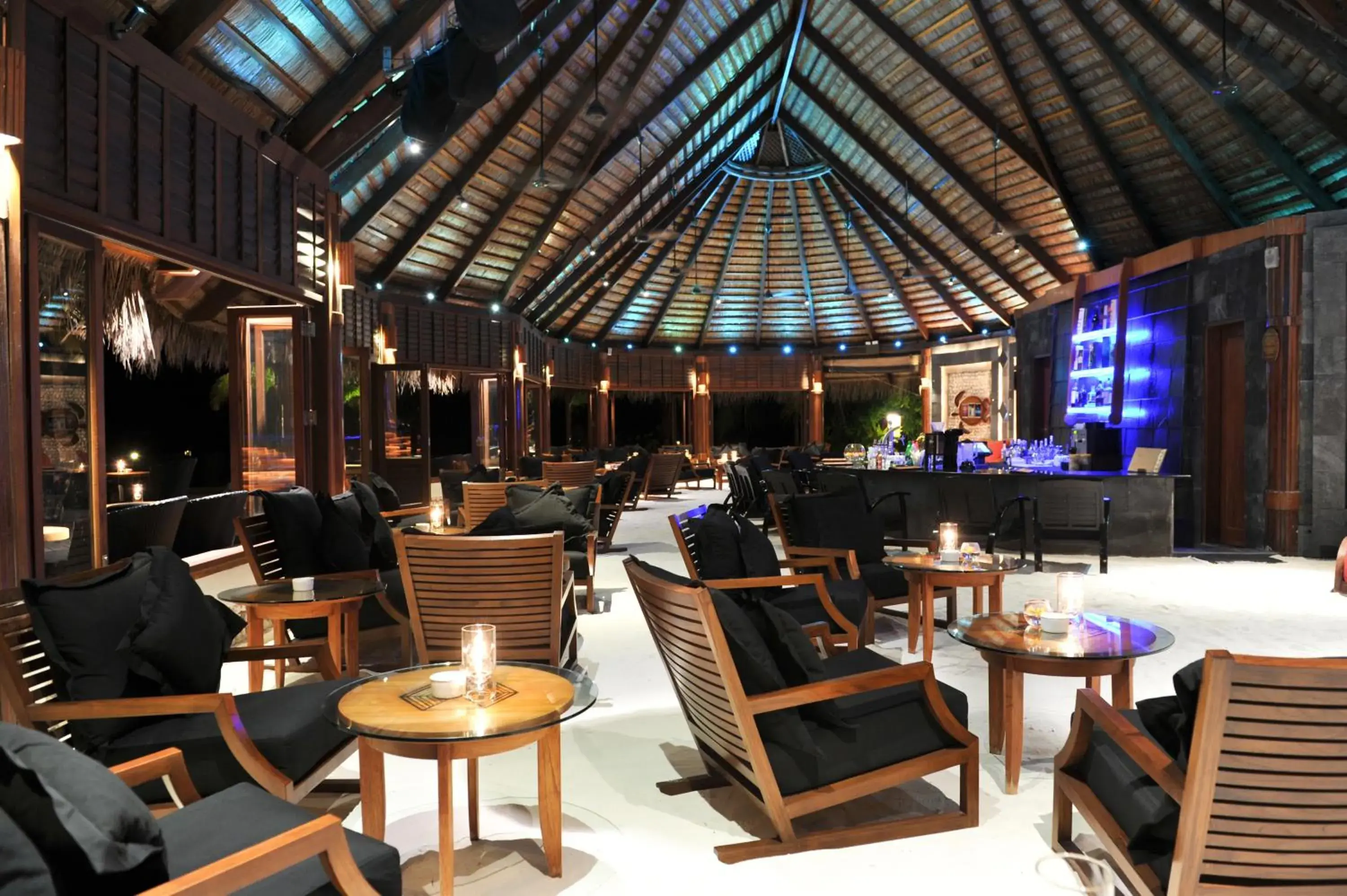 Lounge or bar in Komandoo Island Resort & Spa Lounge or bar in Komandoo Island Resort & Spa