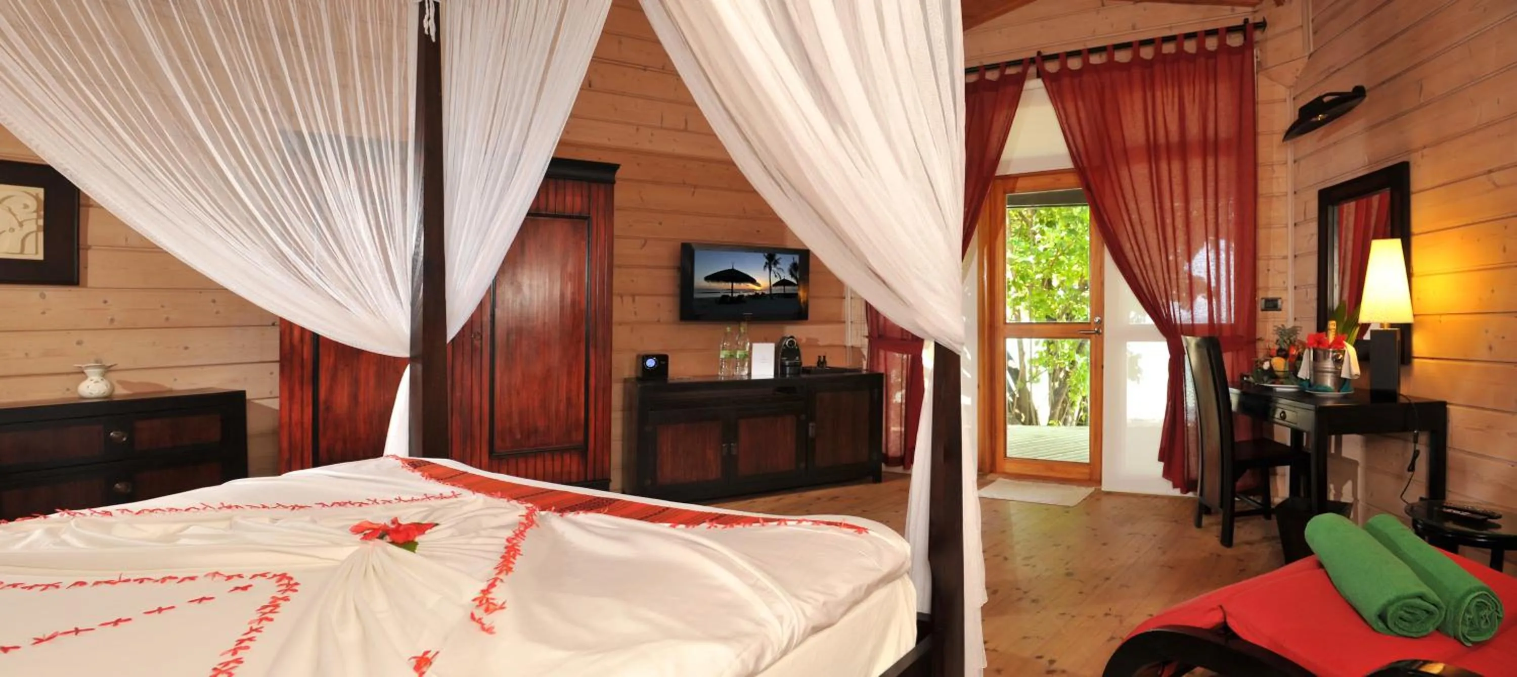Bedroom, Bed in Komandoo Island Resort & Spa