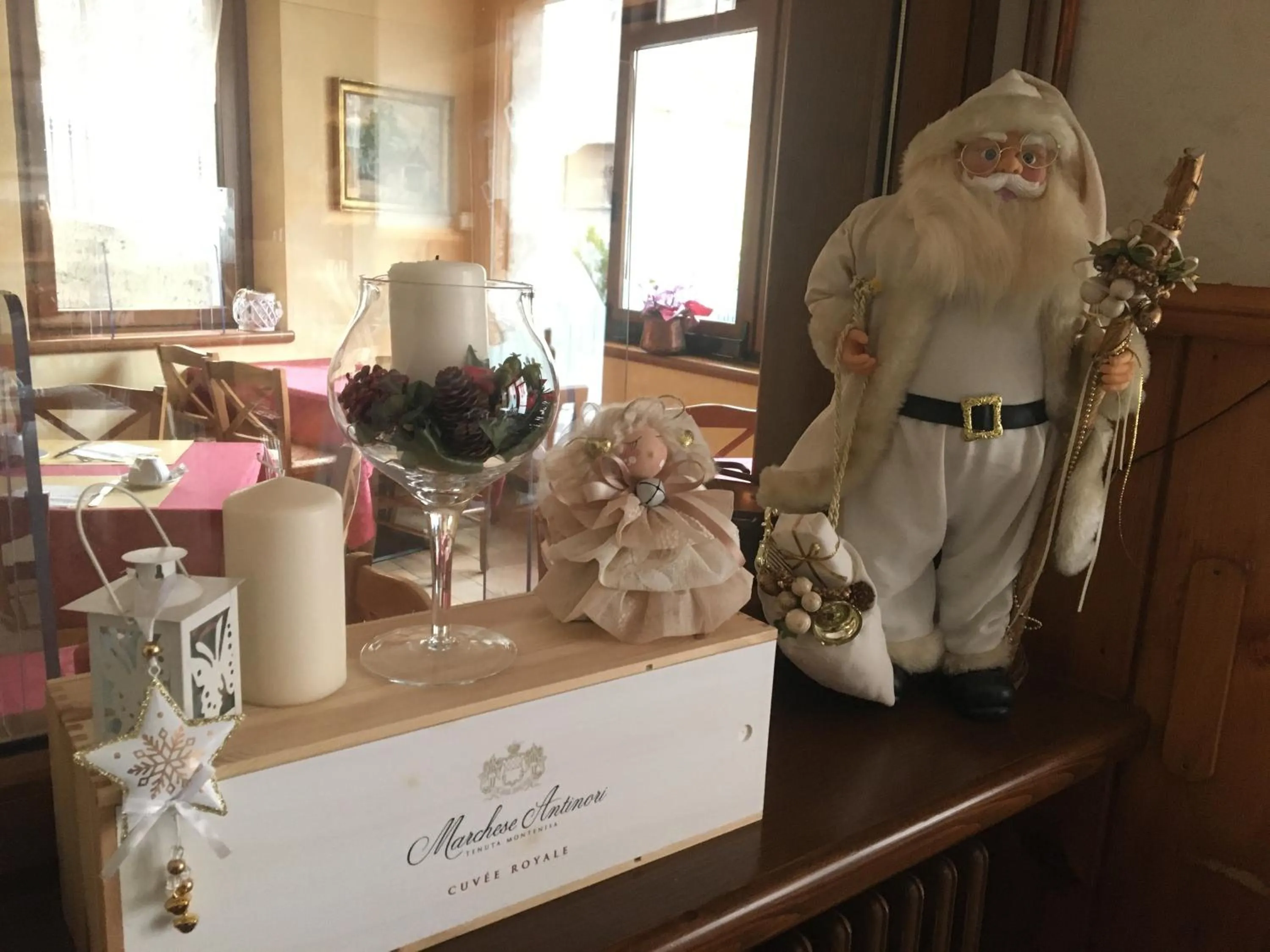 Decorative detail in Hotel Americana