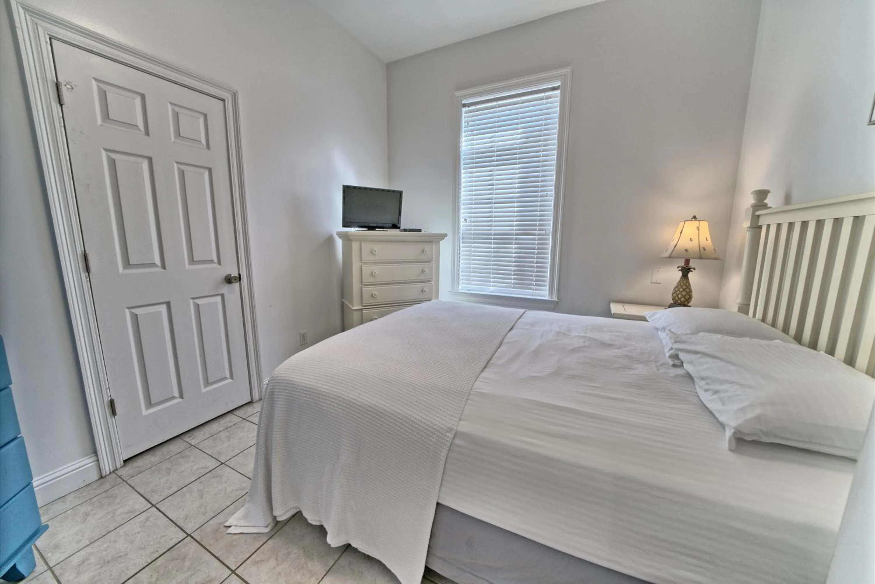 Bed in Pineapple Villas