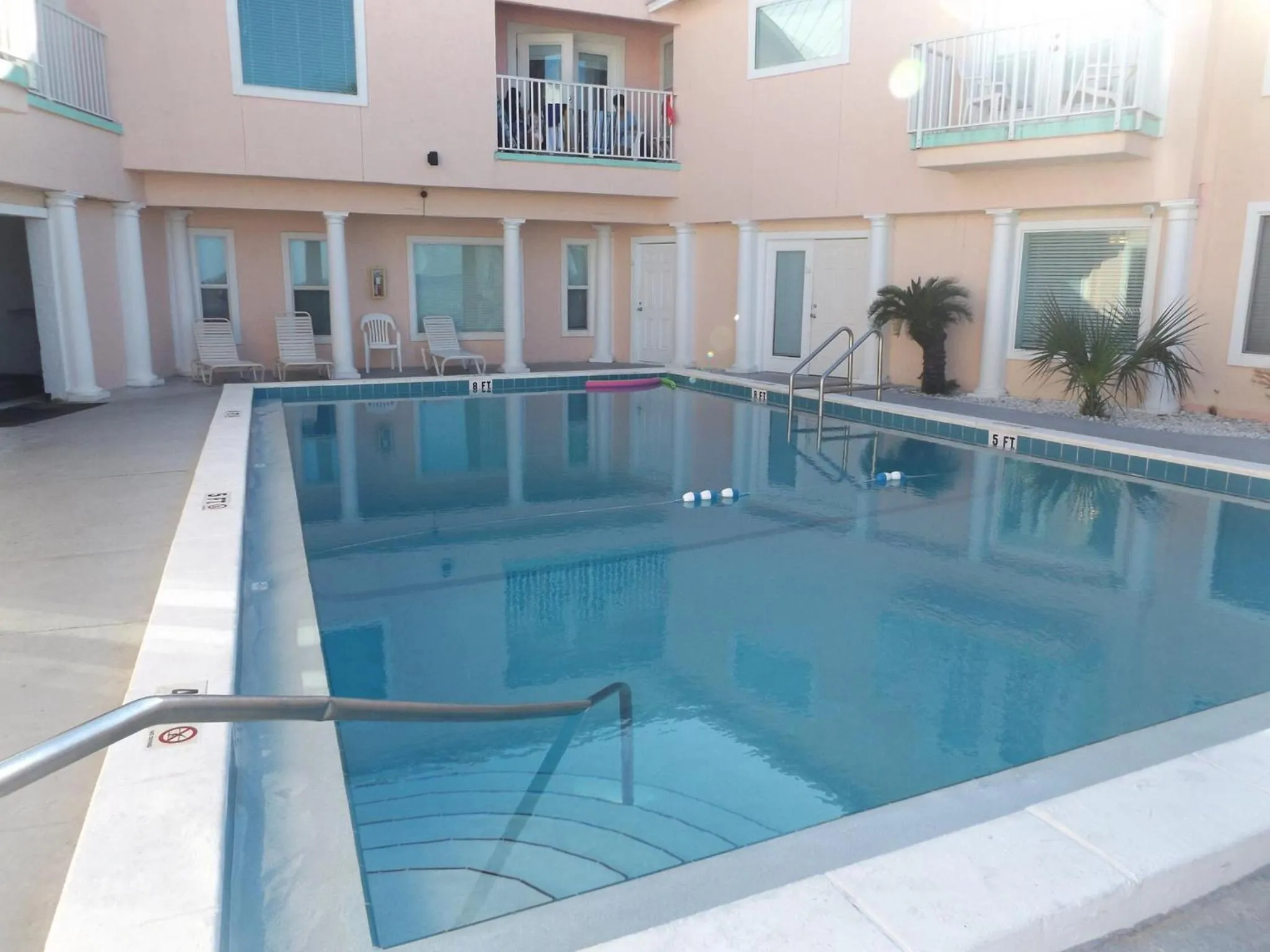 Swimming pool in Pineapple Villas