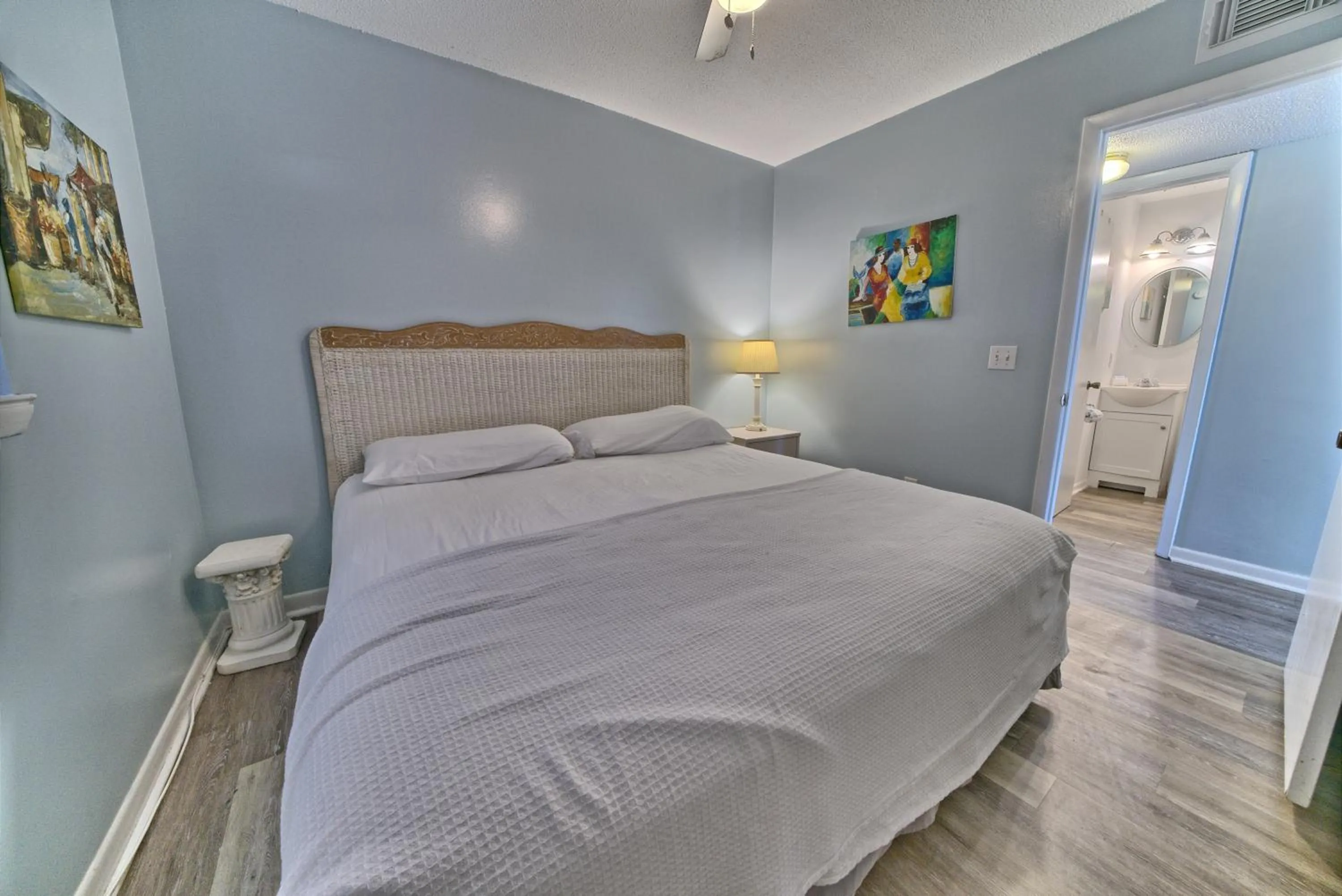 Bedroom in Pineapple Villas