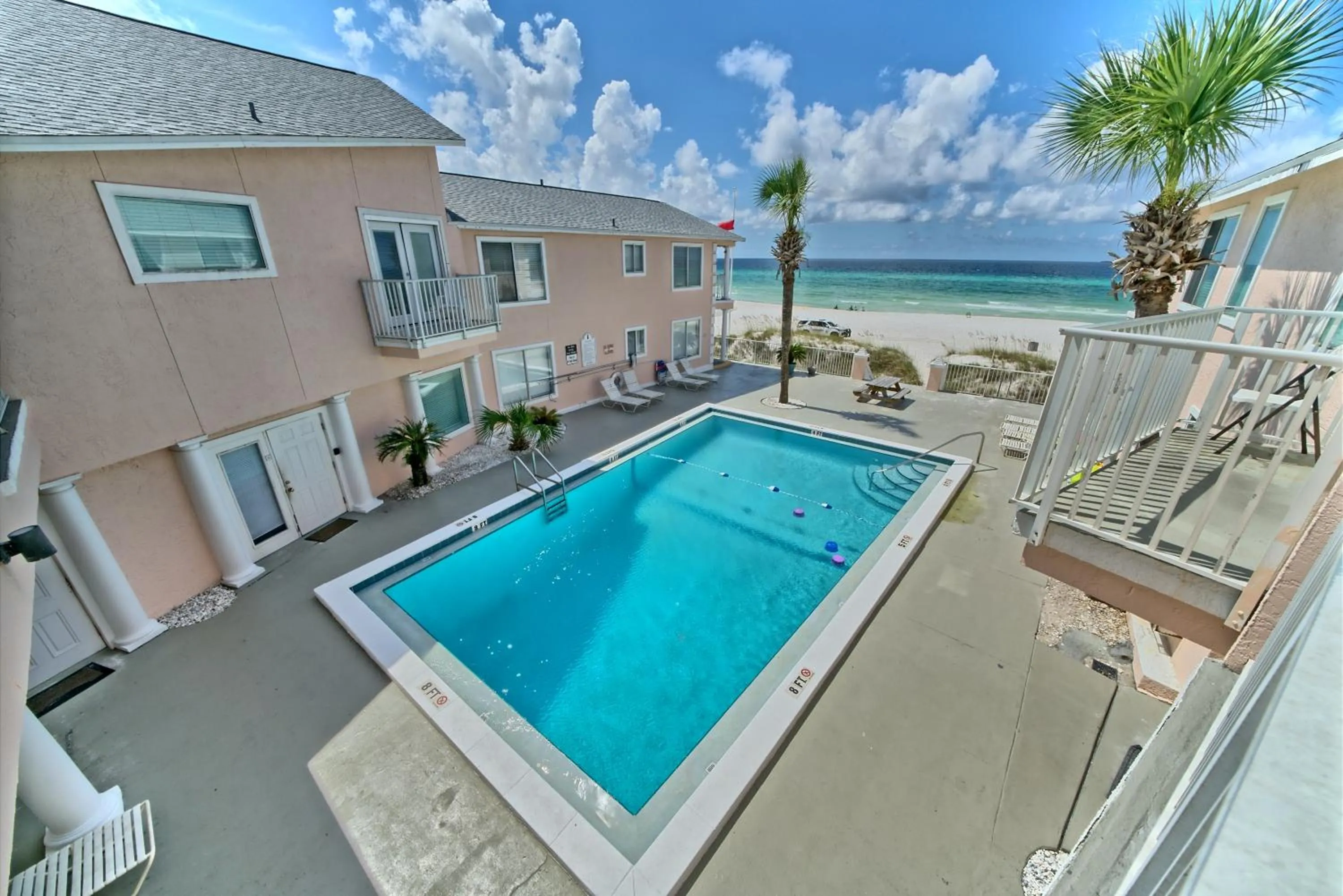 Balcony/Terrace in Pineapple Villas