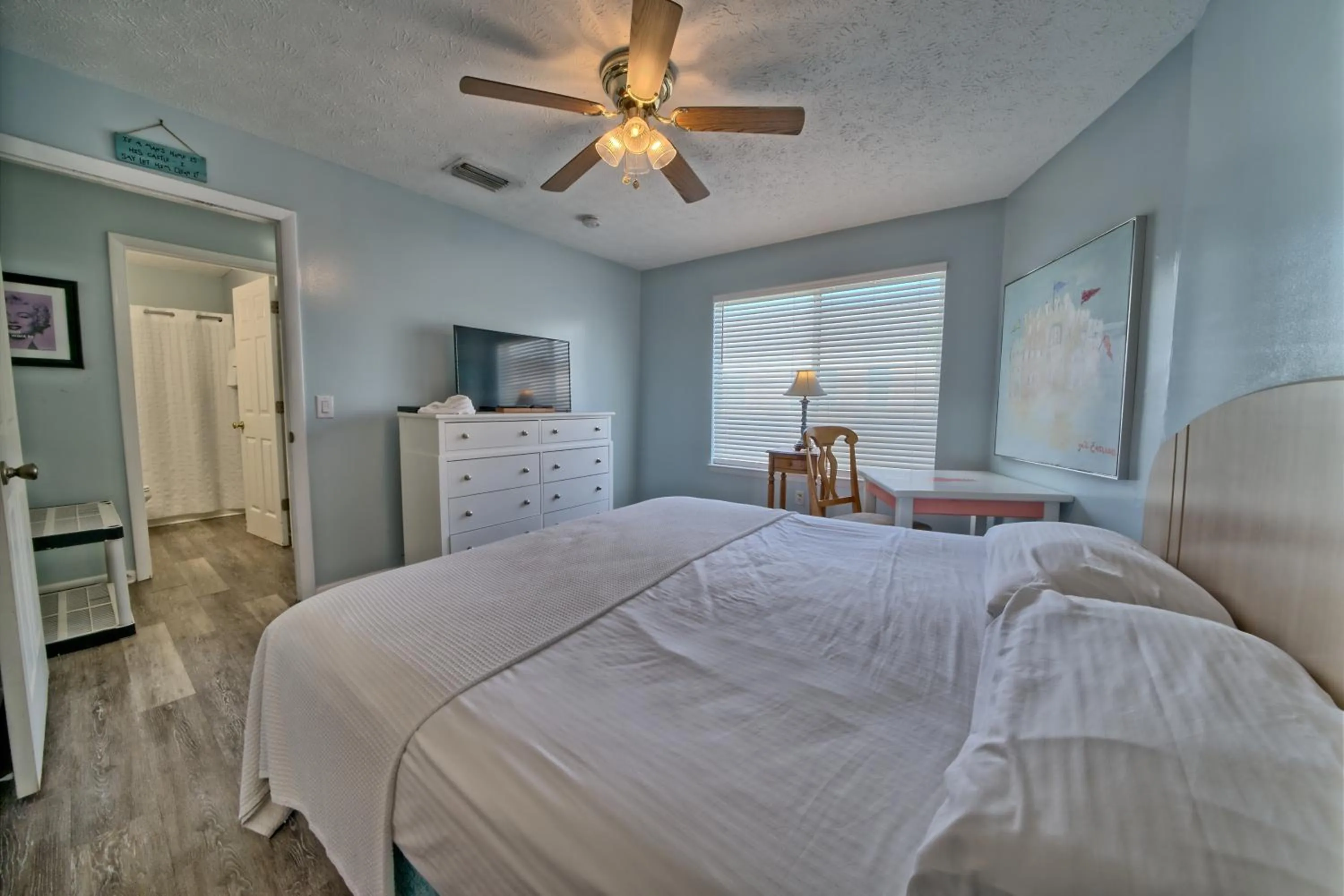 Bedroom in Pineapple Villas