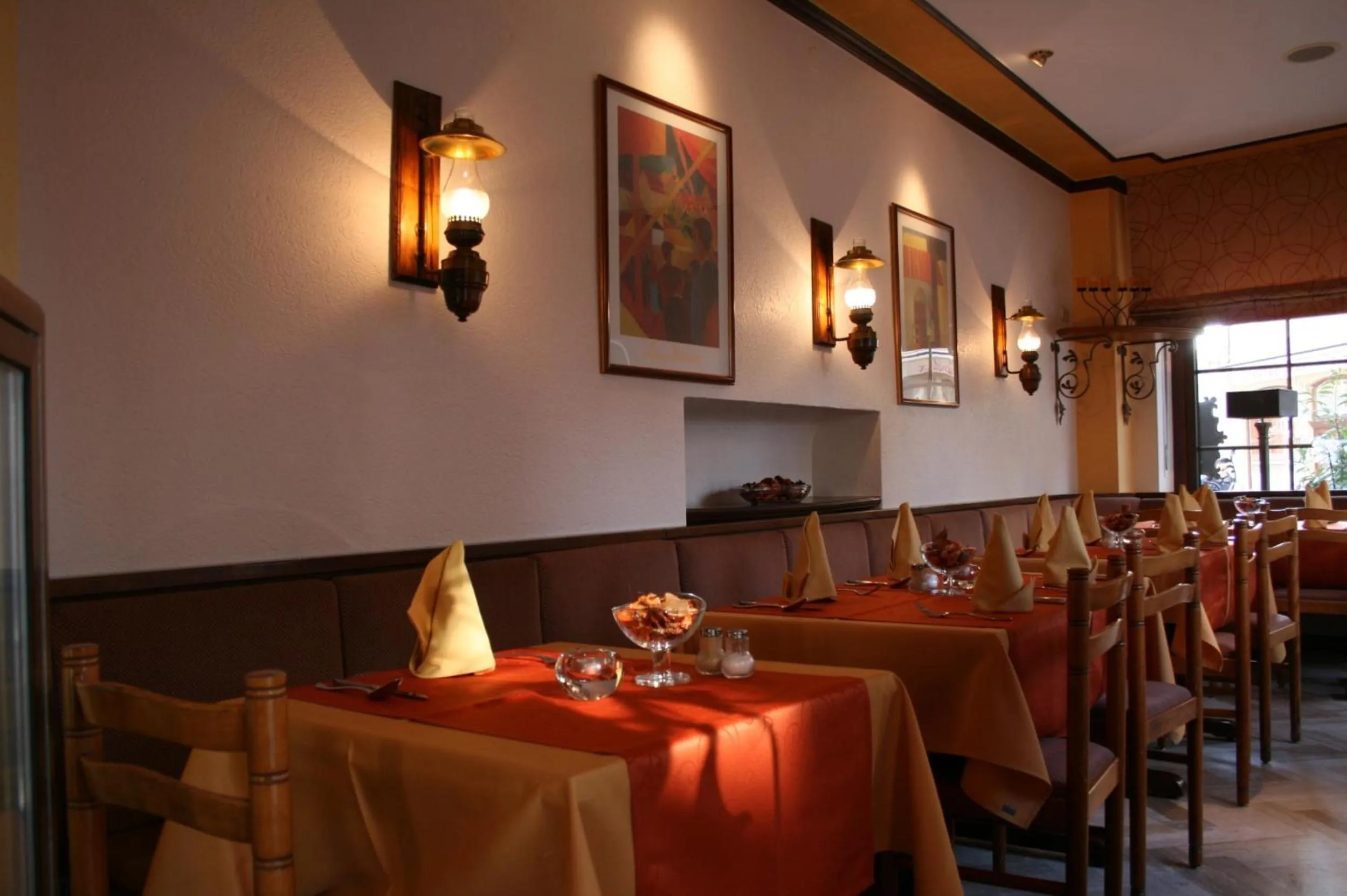 Restaurant/places to eat in Le Pavillon