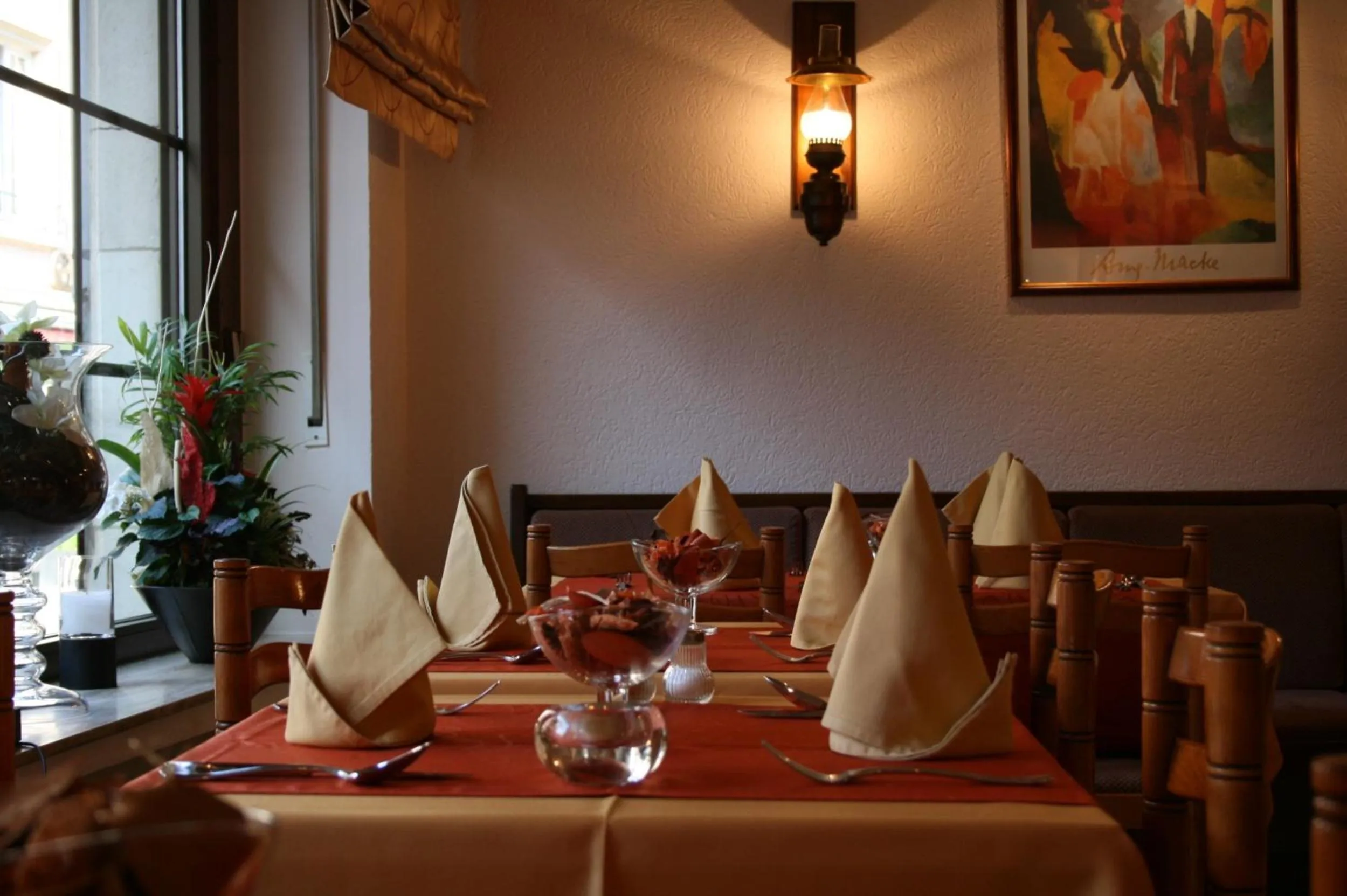 Restaurant/places to eat in Le Pavillon