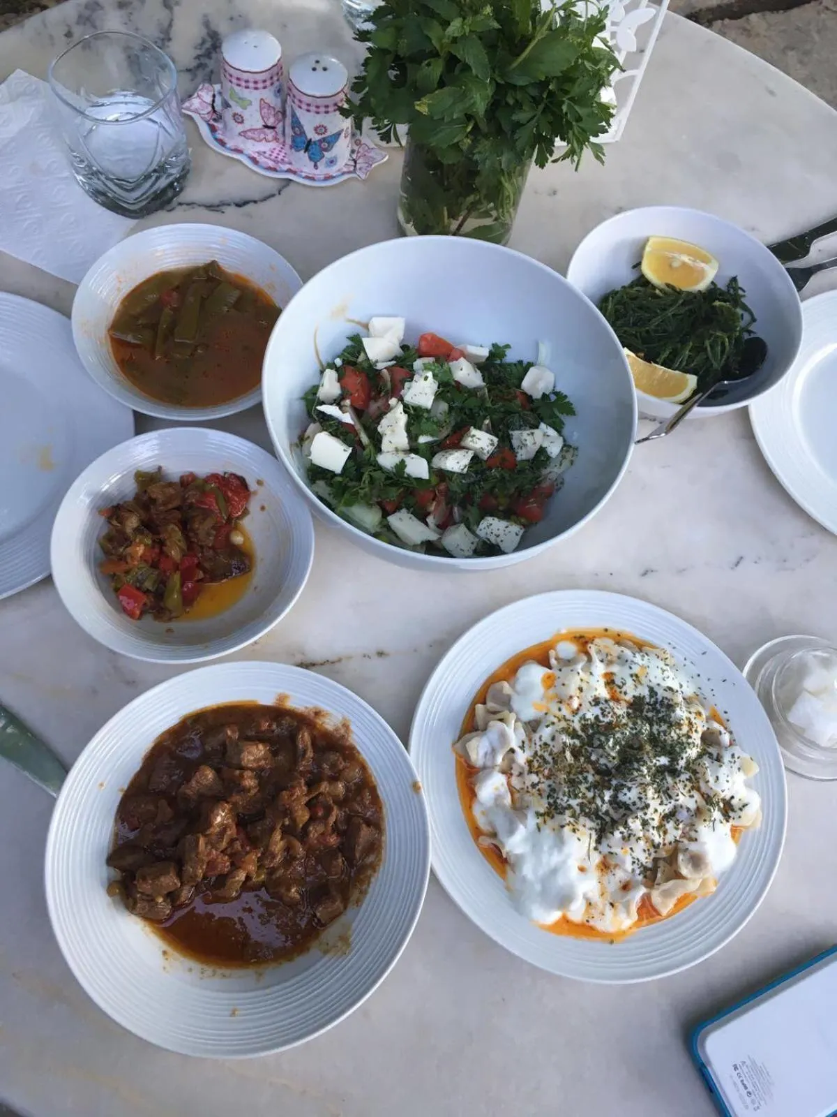 Food and drinks in Mavras Tas Odalar