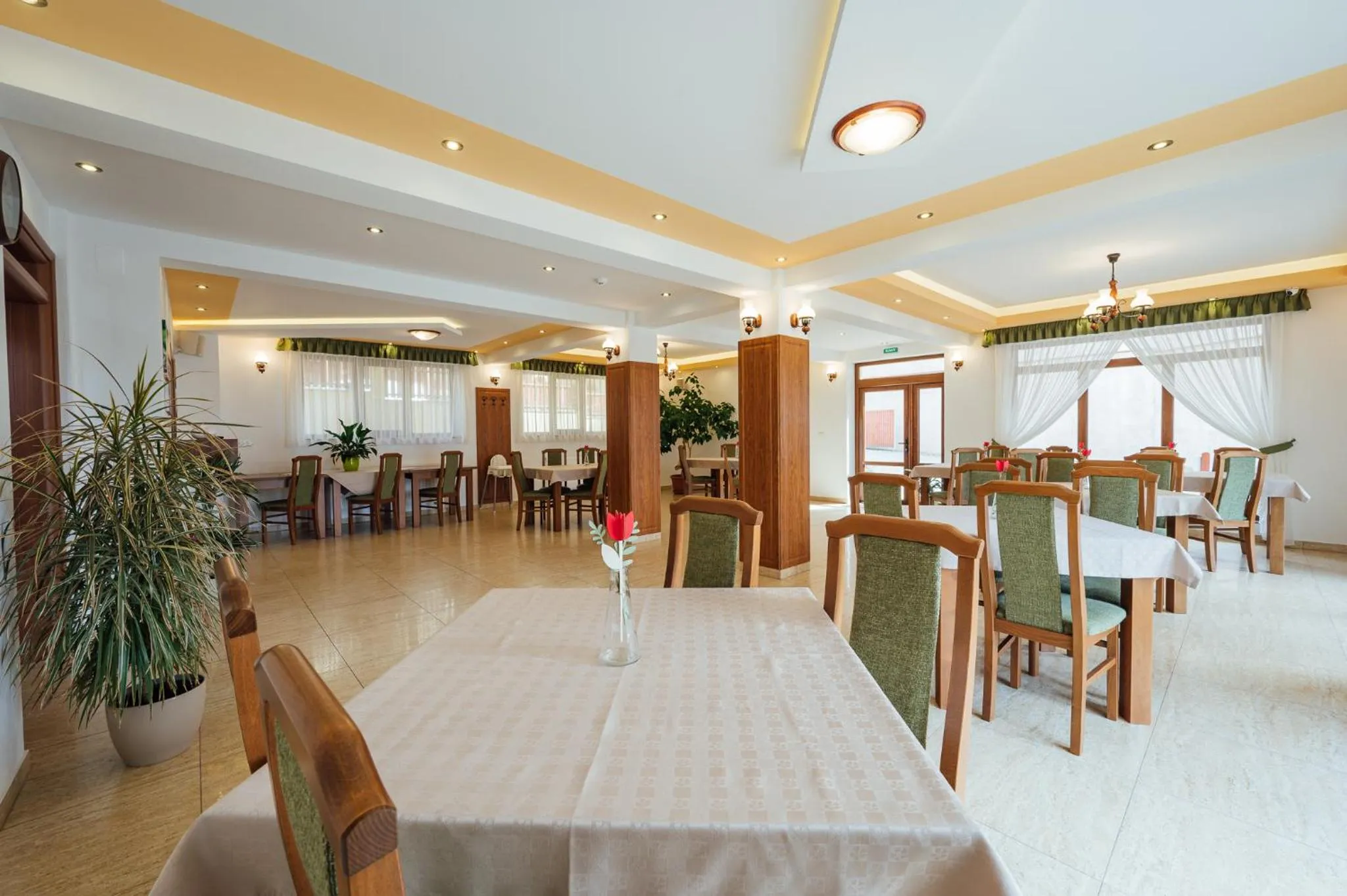 Restaurant/places to eat in Pensiunea Comfort
