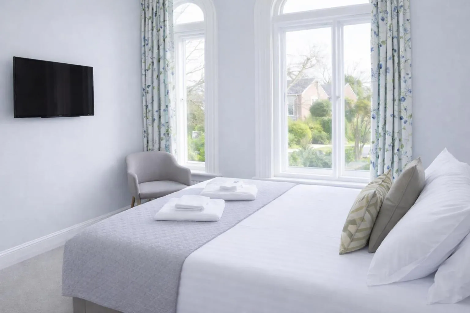 Shower, Bed in The Milford Arms