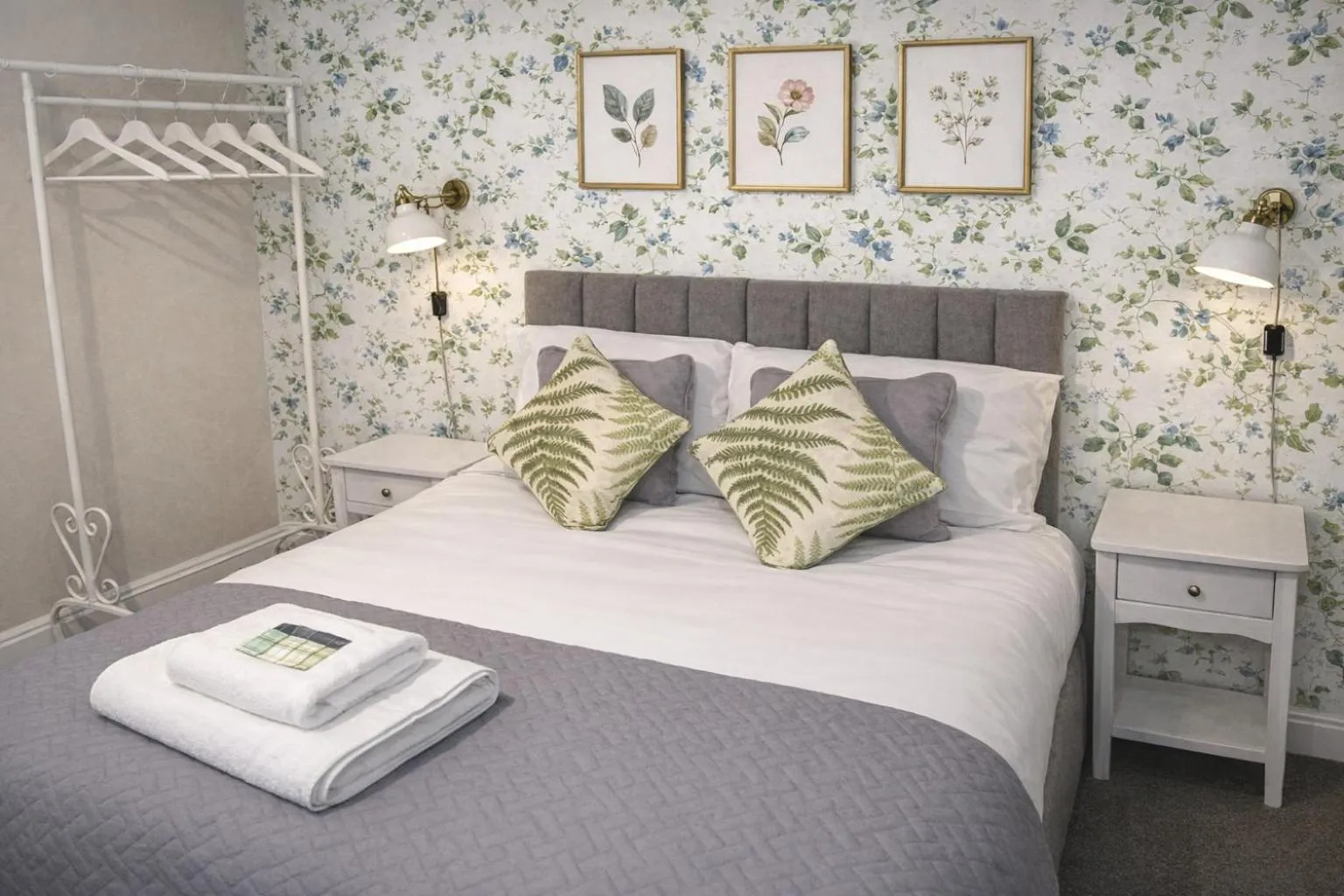 Bedroom, Bed in The Milford Arms