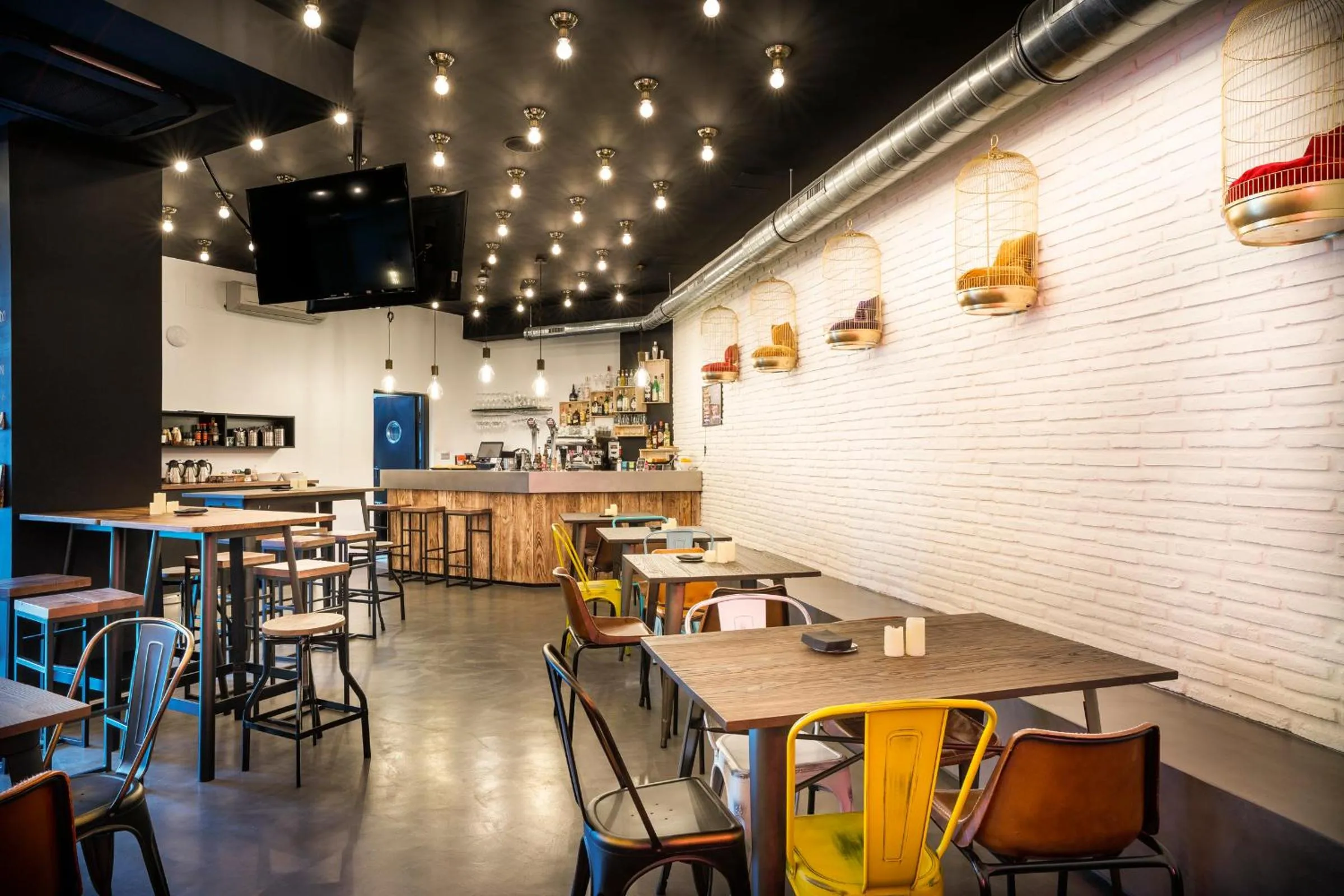 Lounge or bar in Koisi Hostel