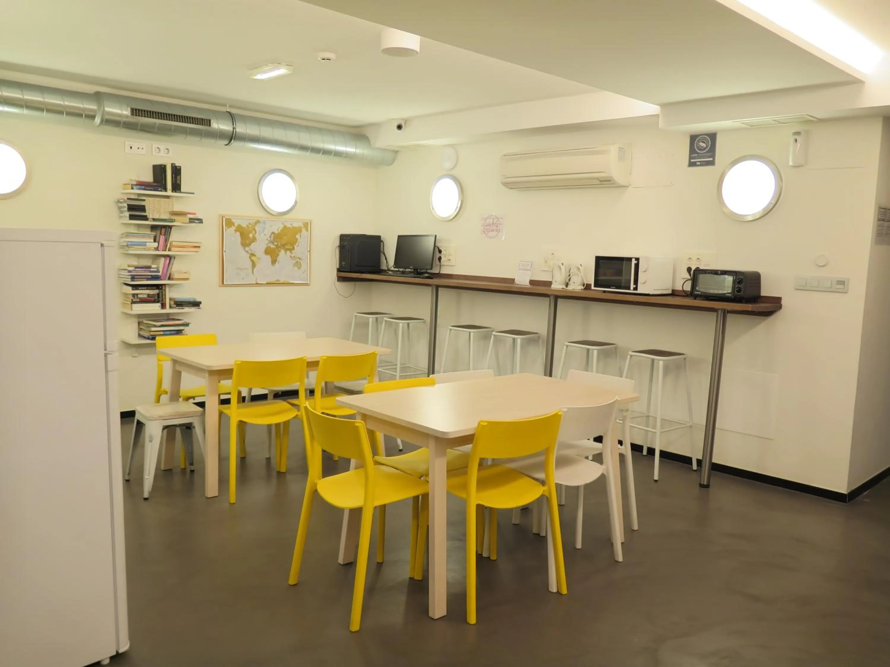 Area and facilities in Koisi Hostel