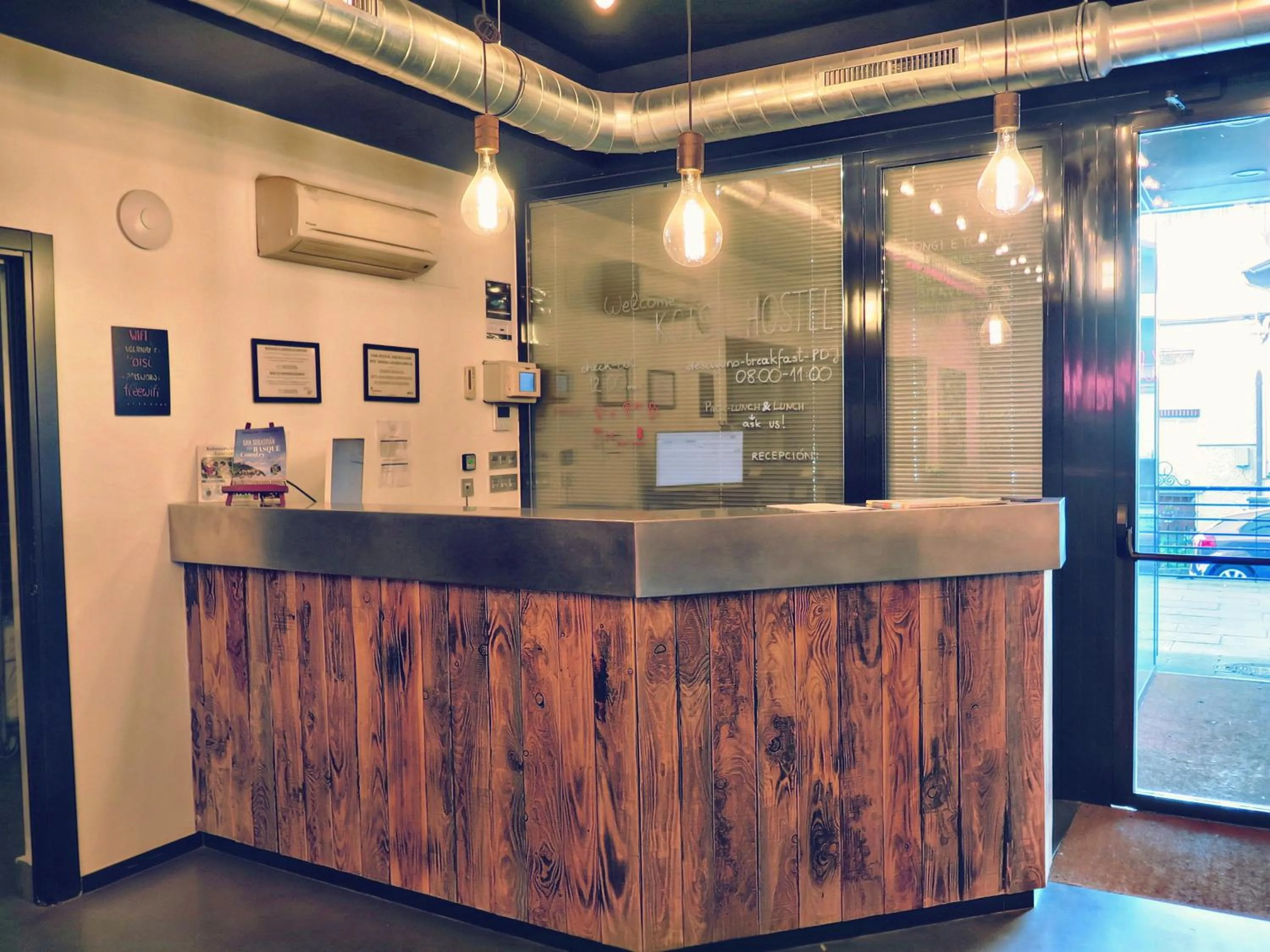 Lobby or reception in Koisi Hostel