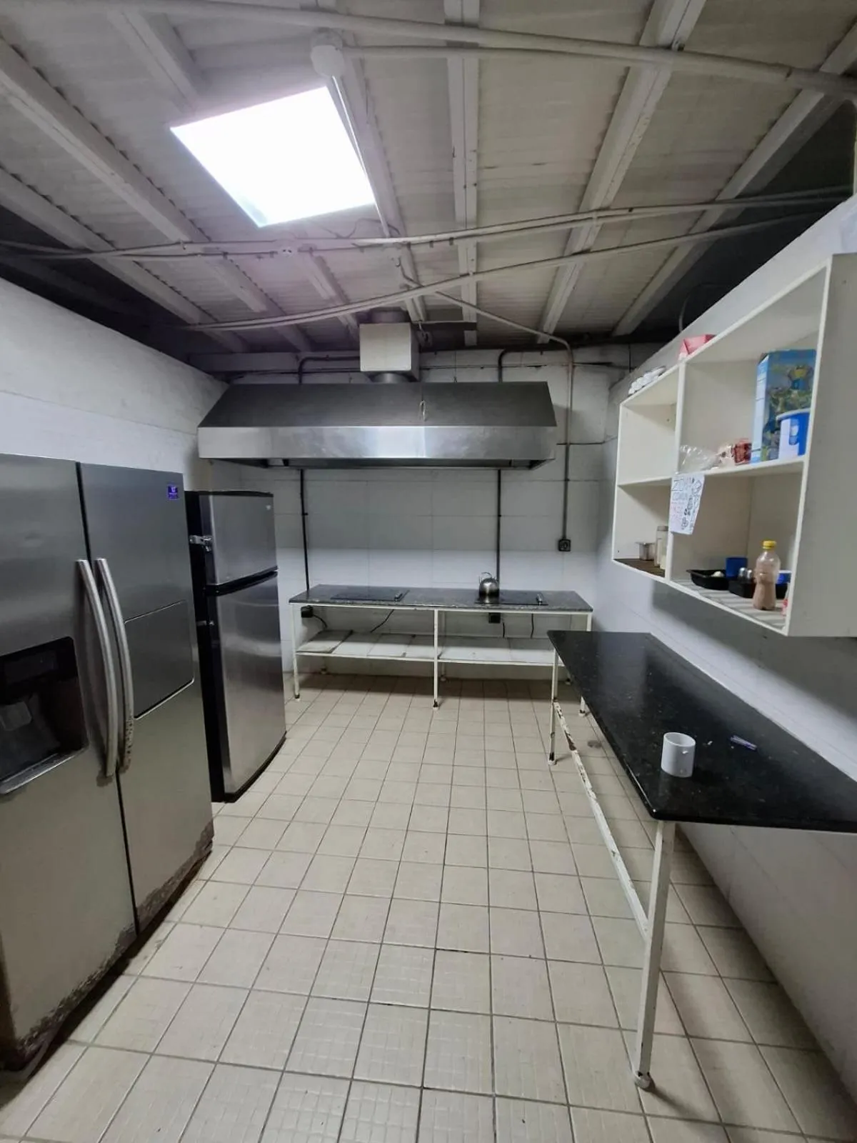 Kitchen or kitchenette in Hostel the pod 33