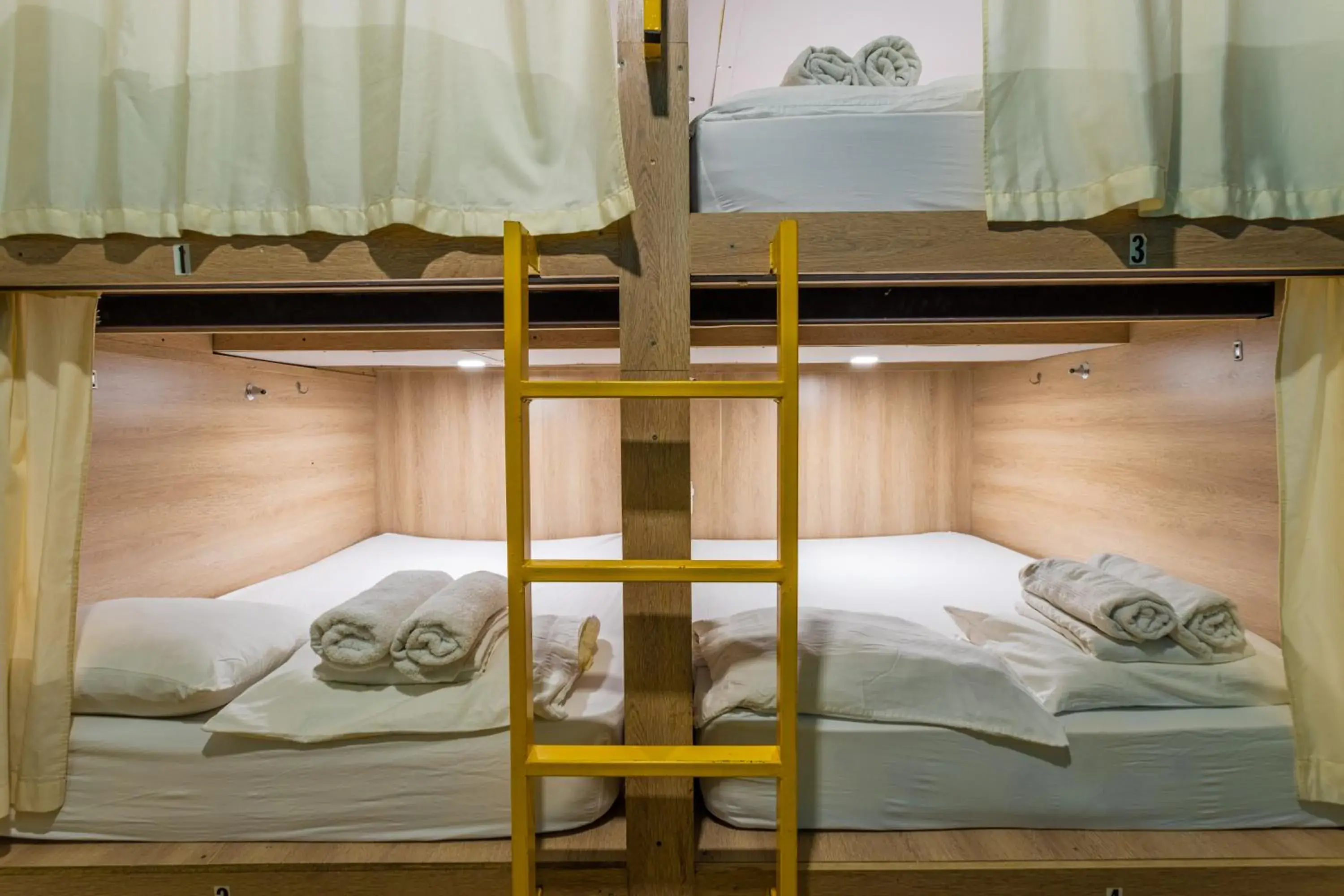 Double Bed in Shared Bedroom in Hostel the pod 33 Double Bed in Shared Bedroom in Hostel the pod 33