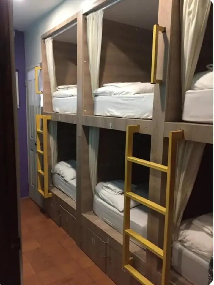 Bedroom, Bed in Hostel the pod 33