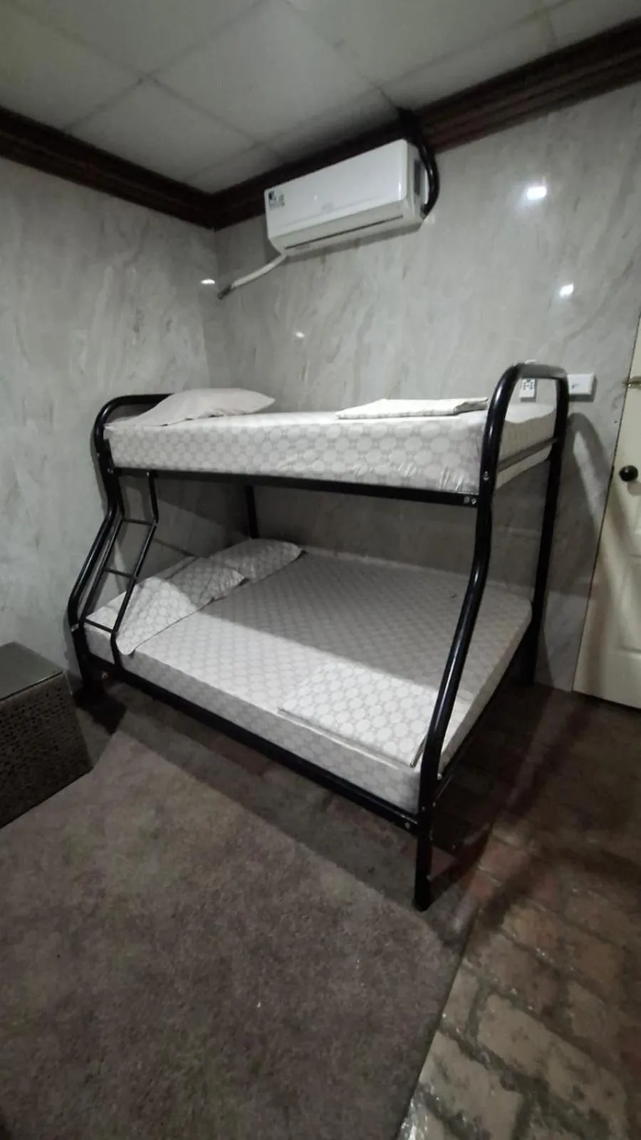 Photo of the whole room, Bed in Hostel the pod 33