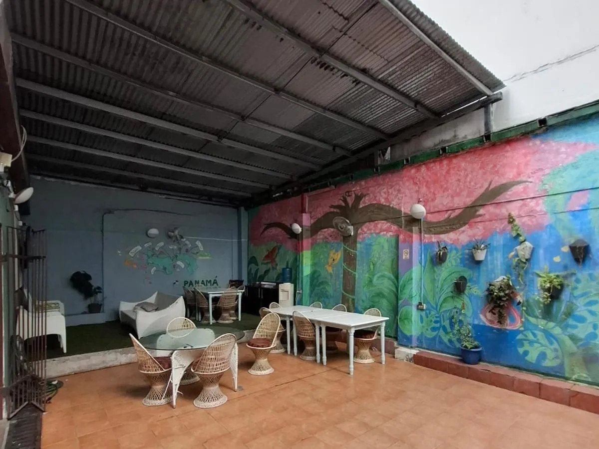 Patio in Hostel the pod 33