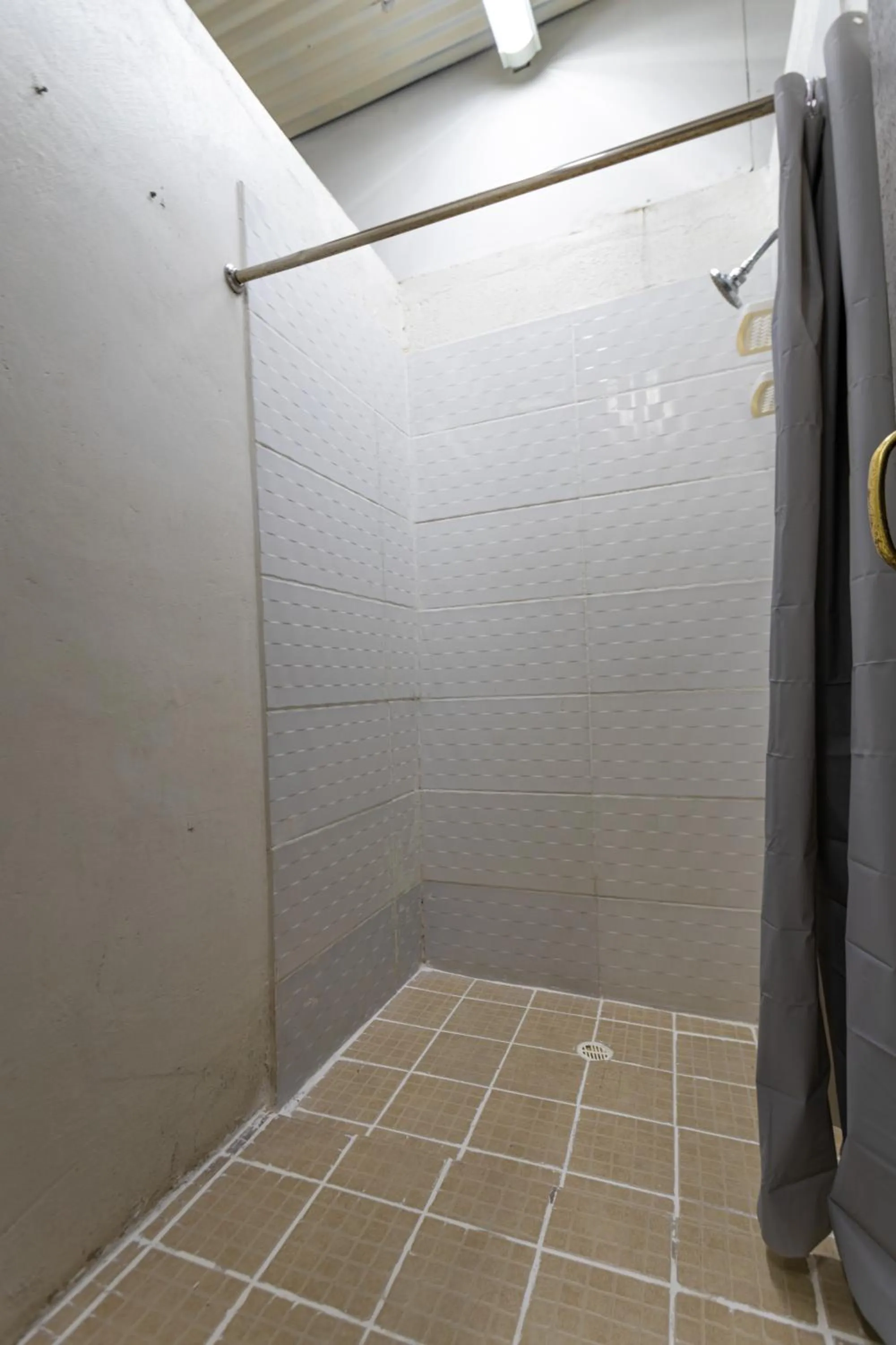 Shower in Hostel the pod 33