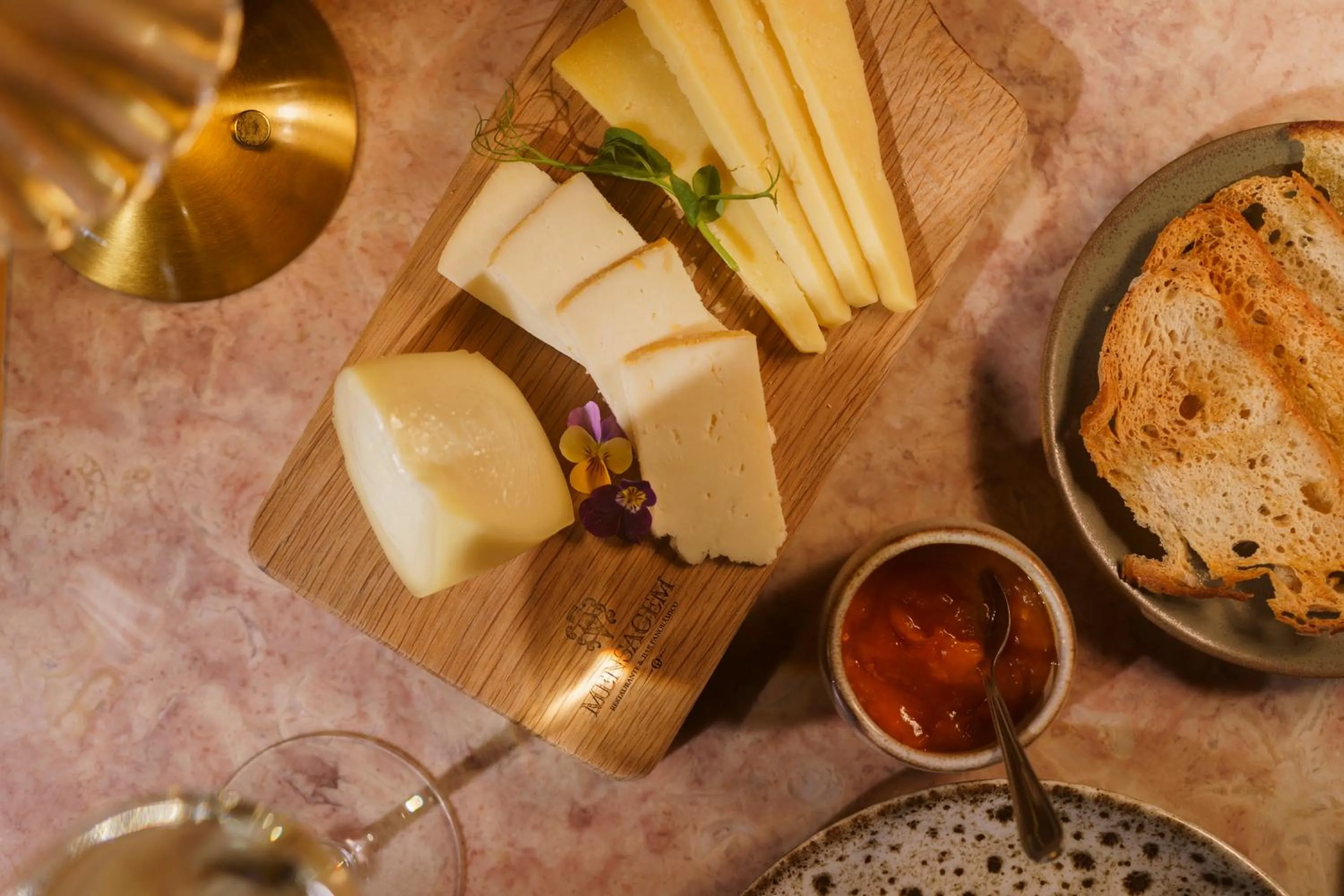 Restaurant/places to eat in Lisboa Pessoa Hotel