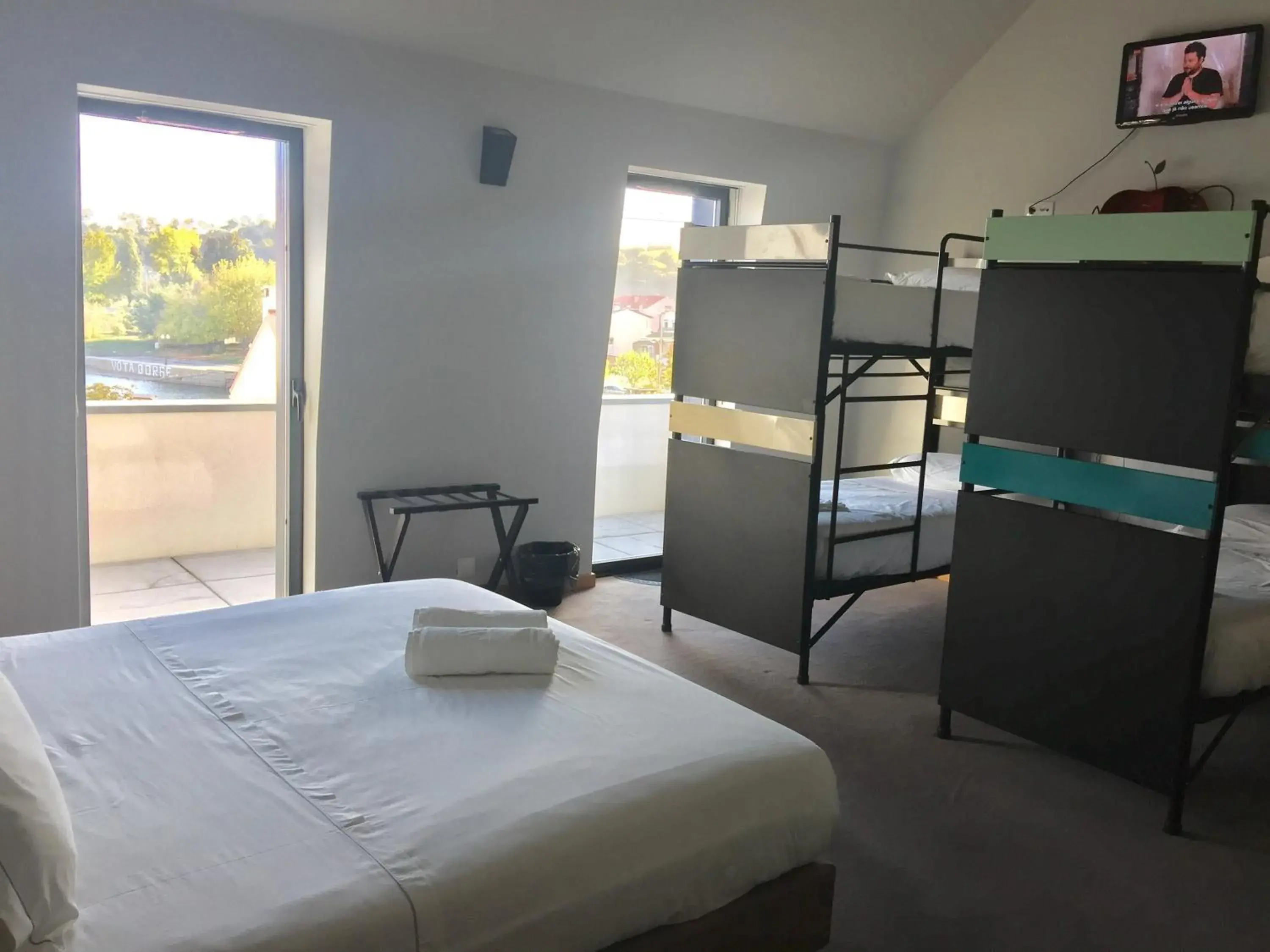 Family Room with Private Bathroom in XPT Águeda - Alojamento Local Family Room with Private Bathroom in XPT Águeda - Alojamento Local