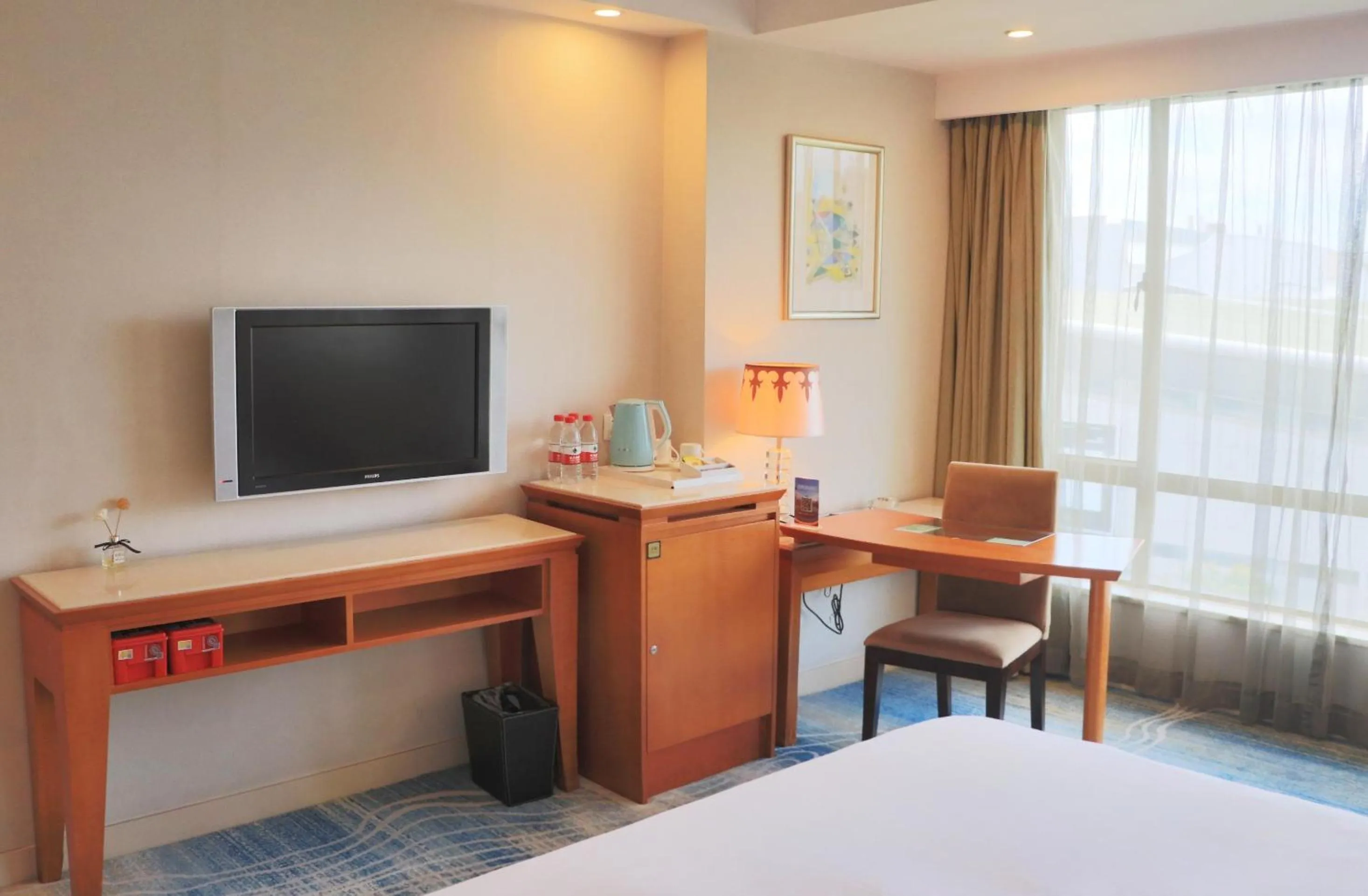 Photo of the whole room, Bed in Dongguan Well Garden Hotel