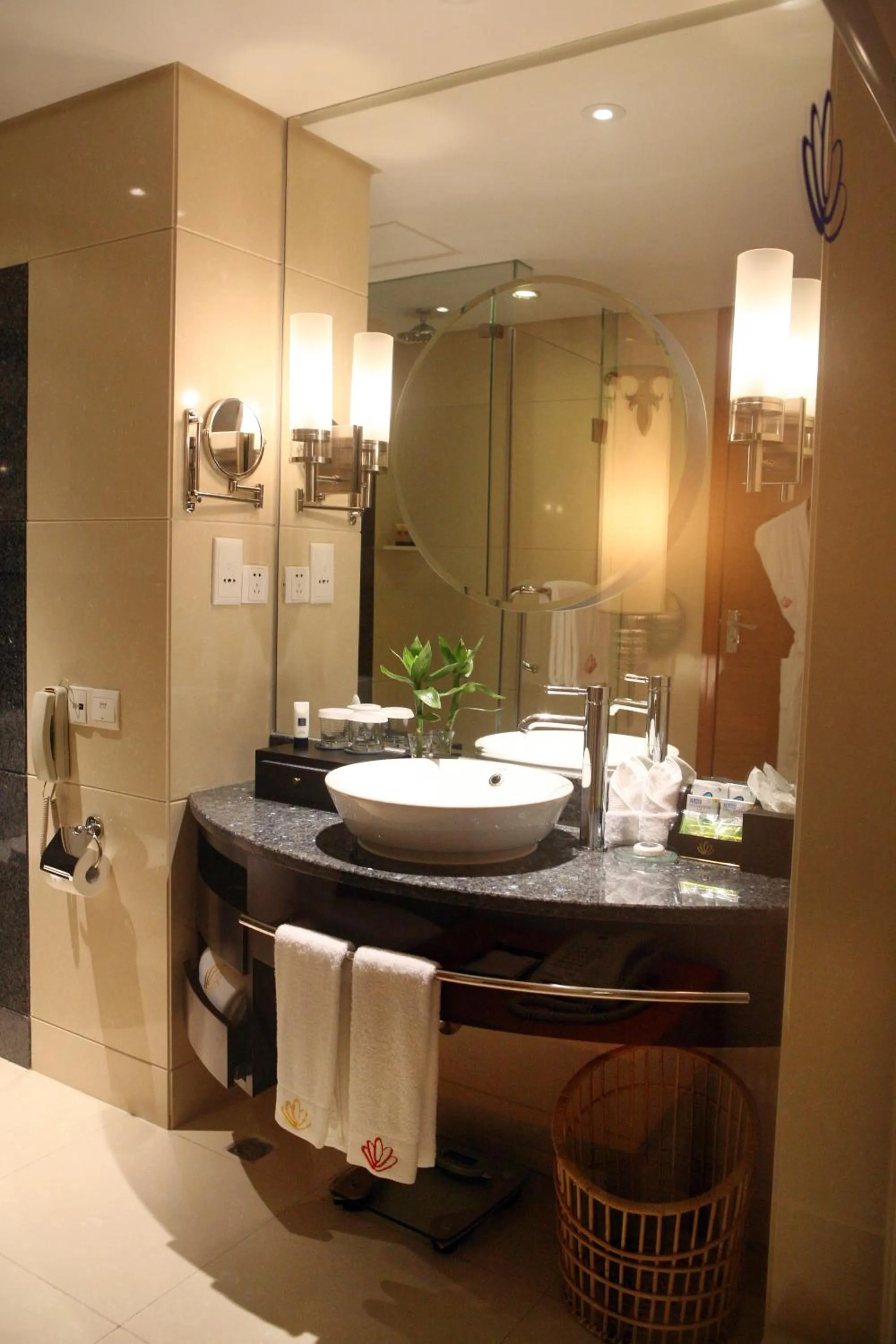 Shower in Dongguan Well Garden Hotel